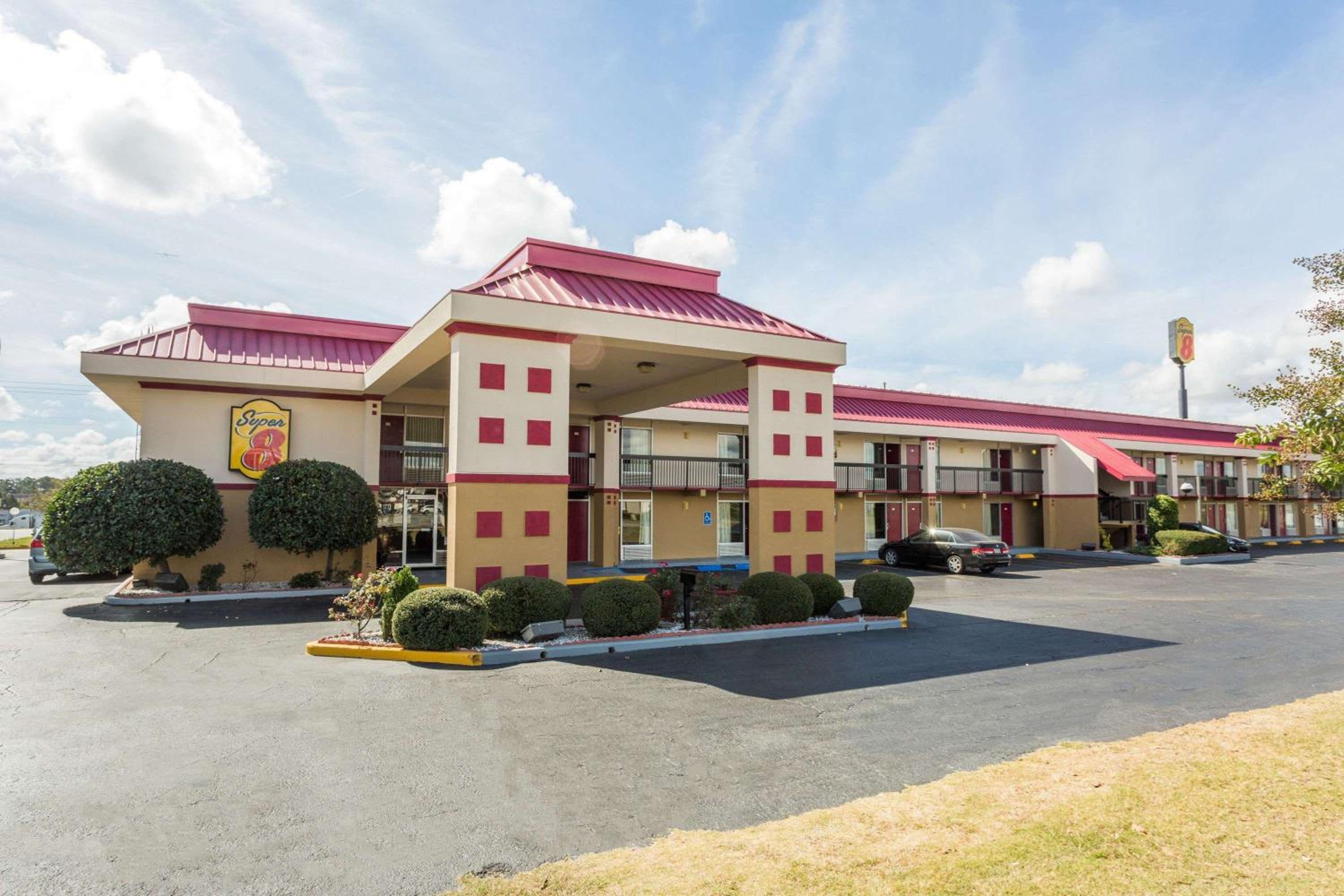 Super 8 by Wyndham Tifton view 2