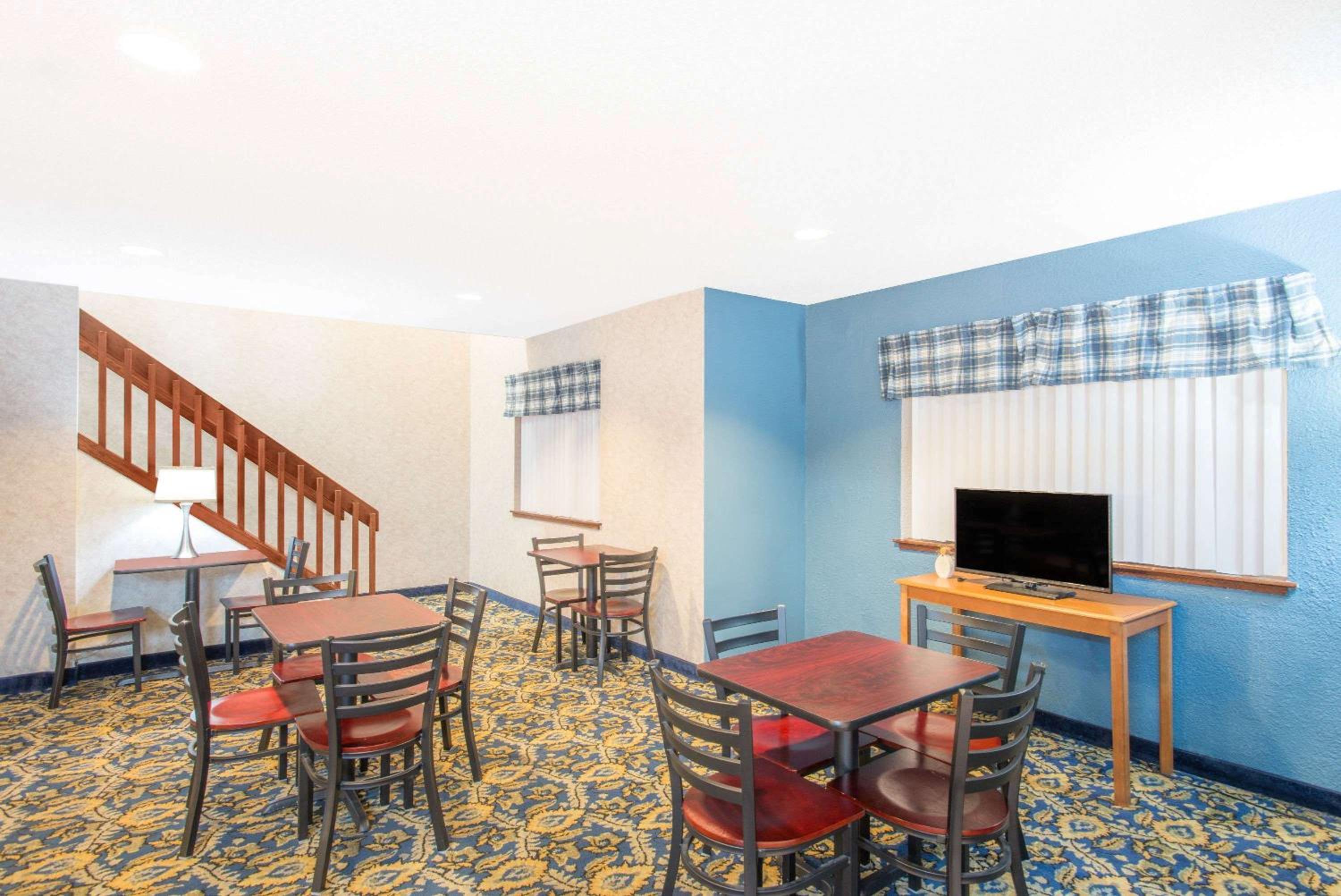 Rodeway Inn view 4