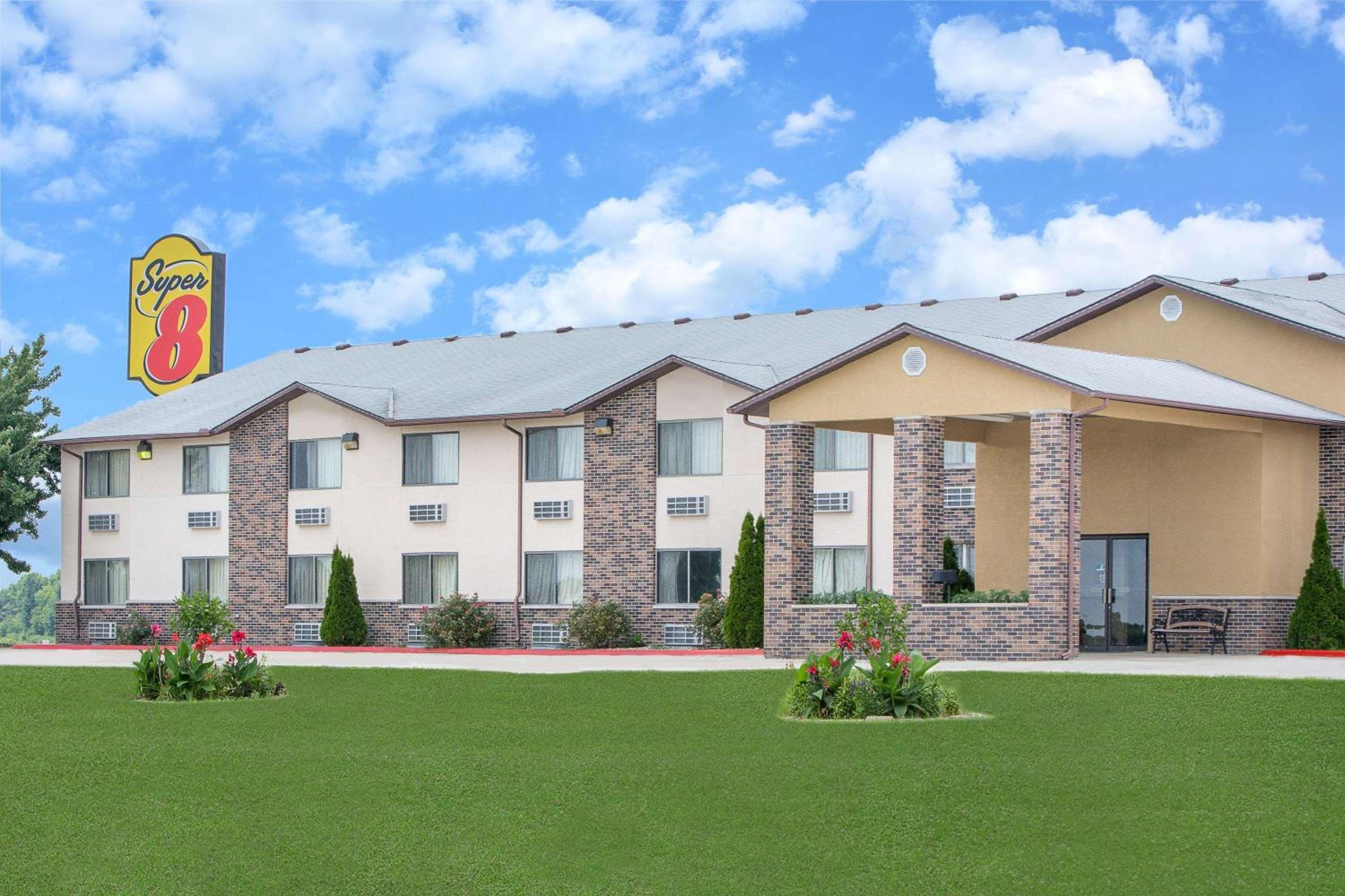 Super 8 by Wyndham Chillicothe view 2