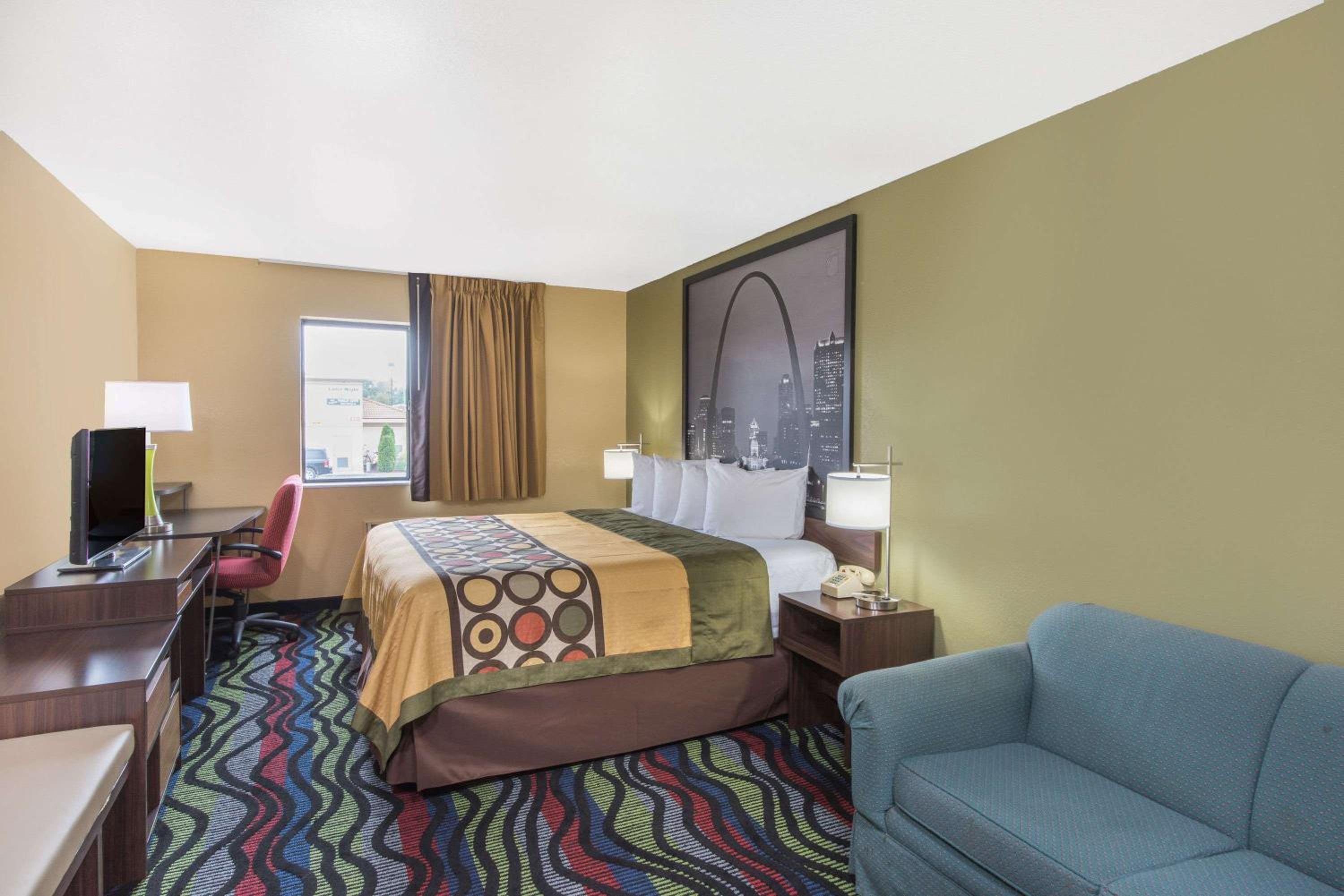 Farmington Vacations - Super 8 by Wyndham Farmington - Property Image 25
