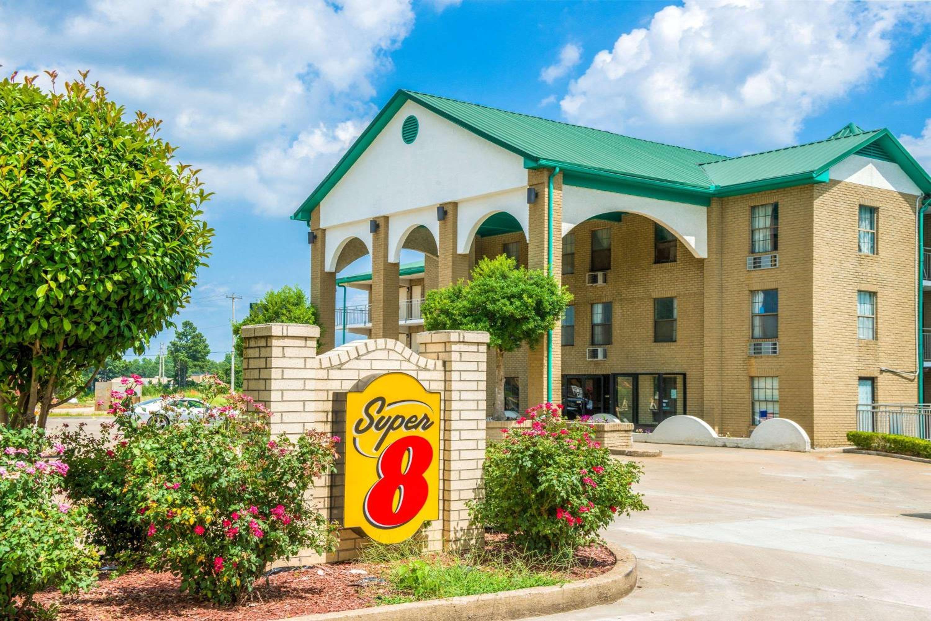 Super 8 by Wyndham Lakeland view 3