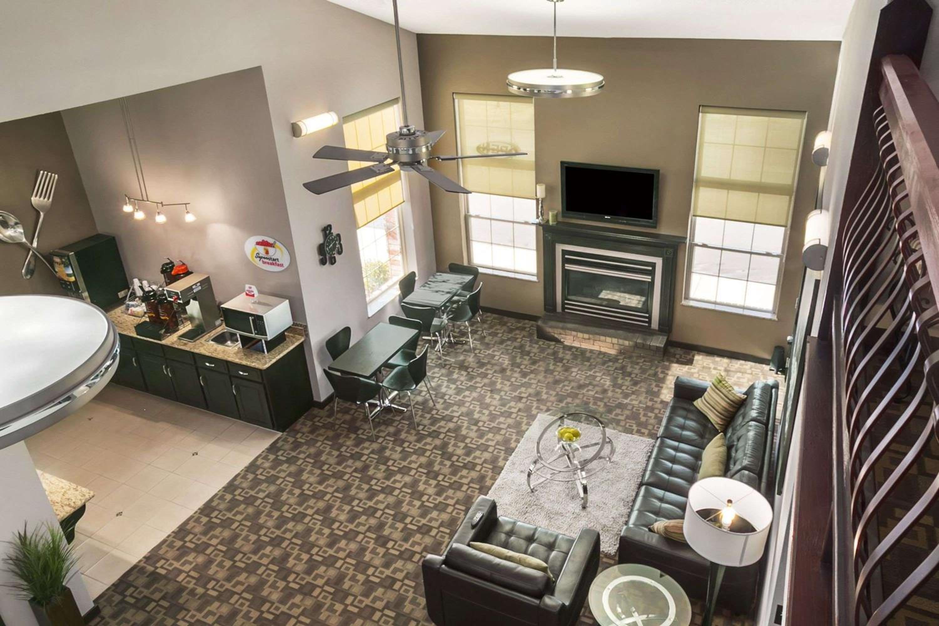 Super 8 by Wyndham Stafford/Springfield Area view 4