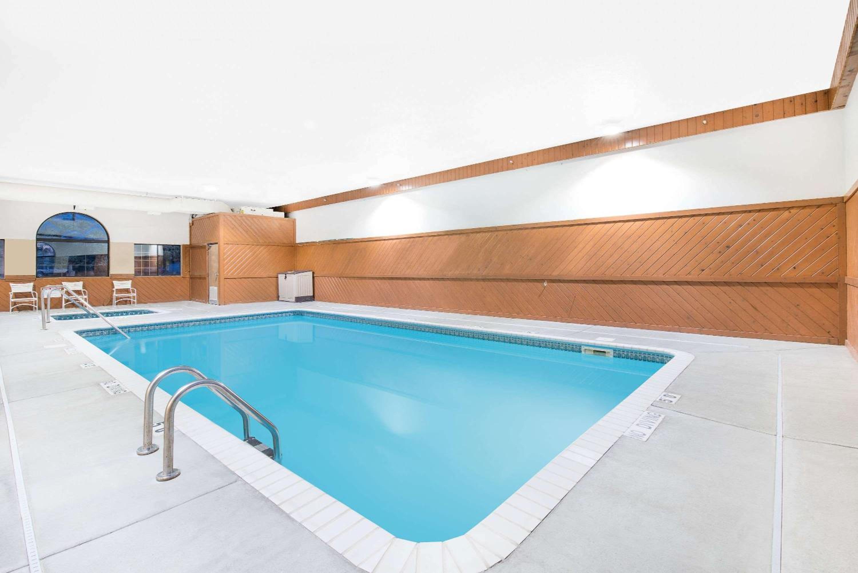 Wrangler Hotel Morris