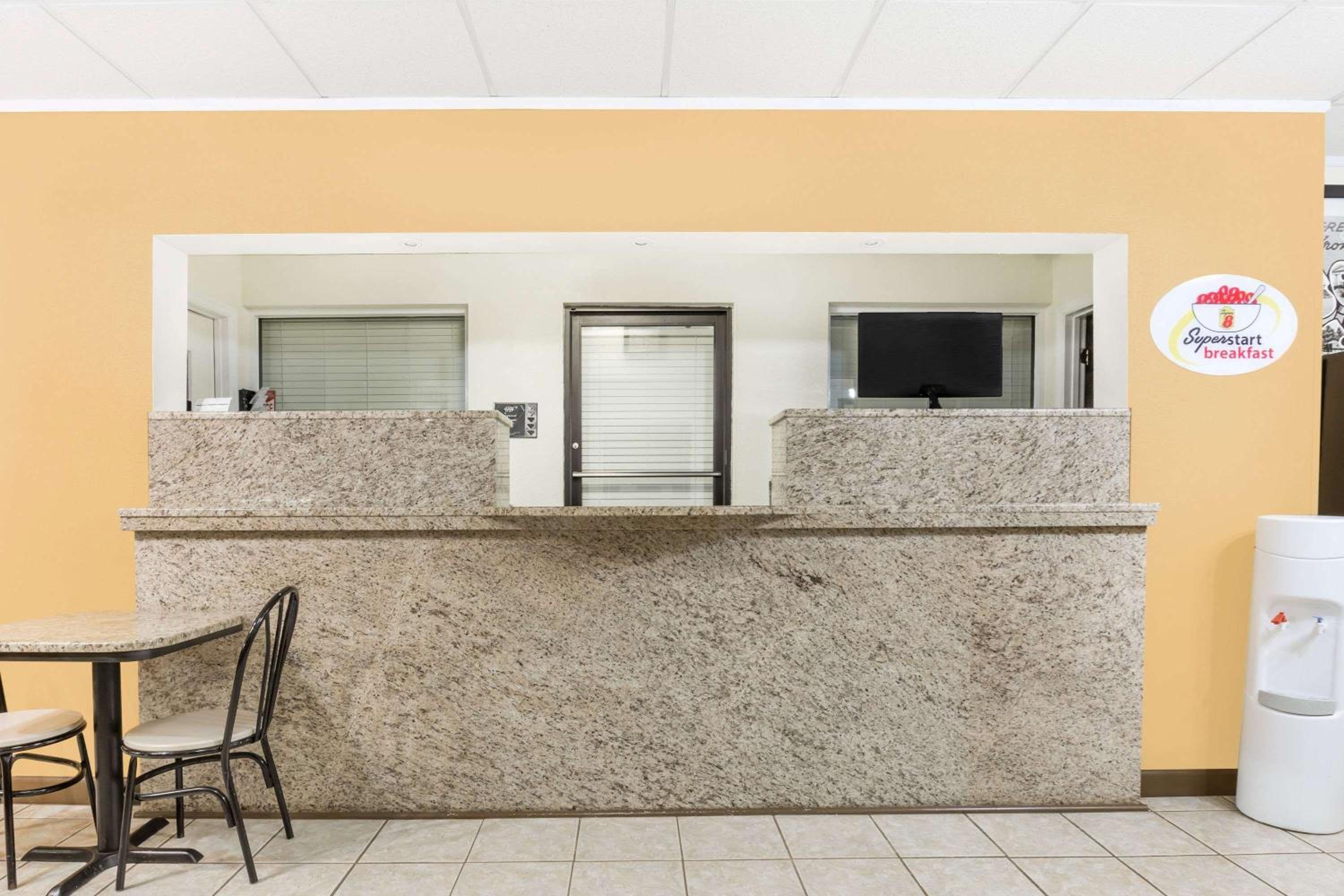 Super 8 by Wyndham Santee/I-95 view 3