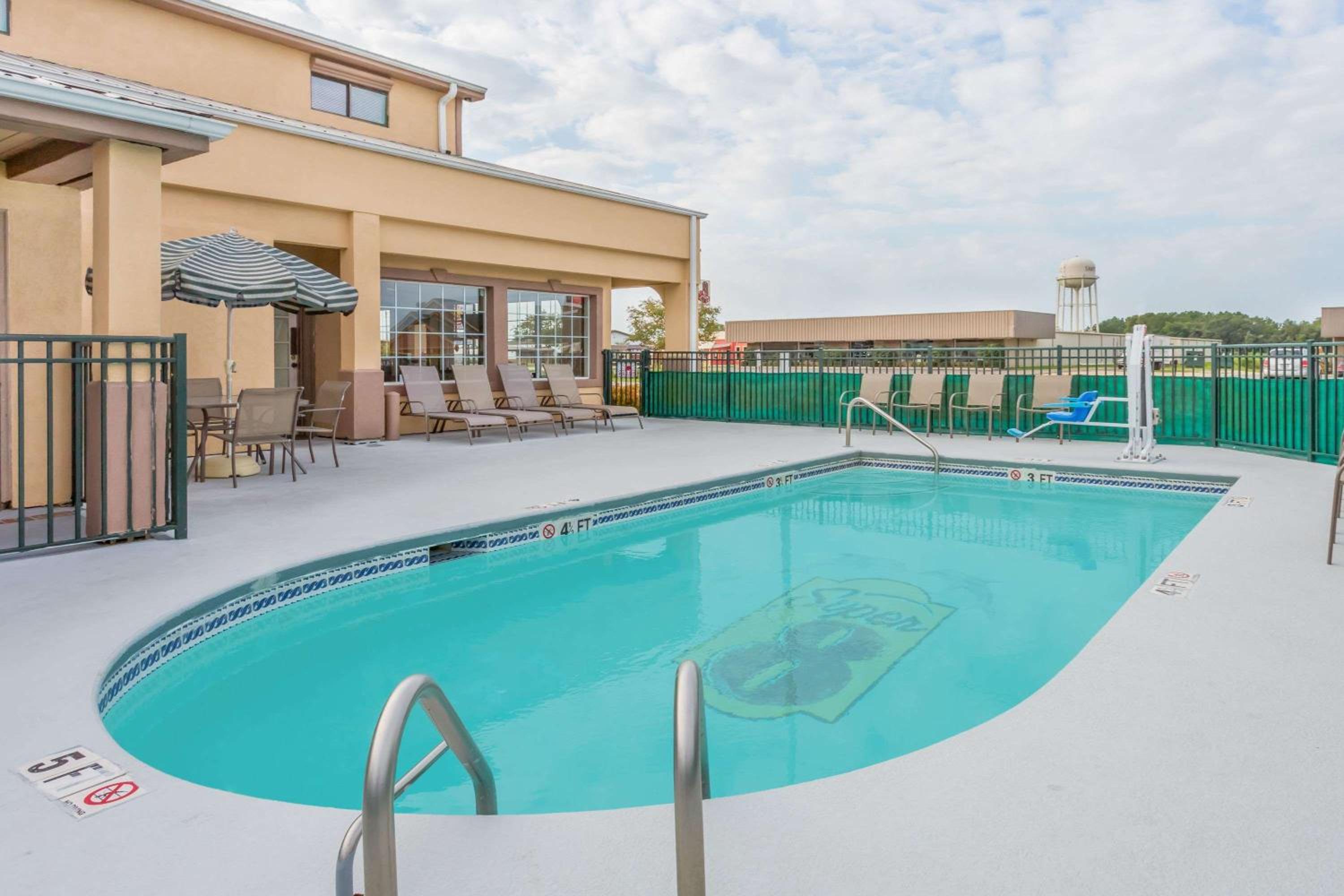 Super 8 by Wyndham Santee/I-95 view 5
