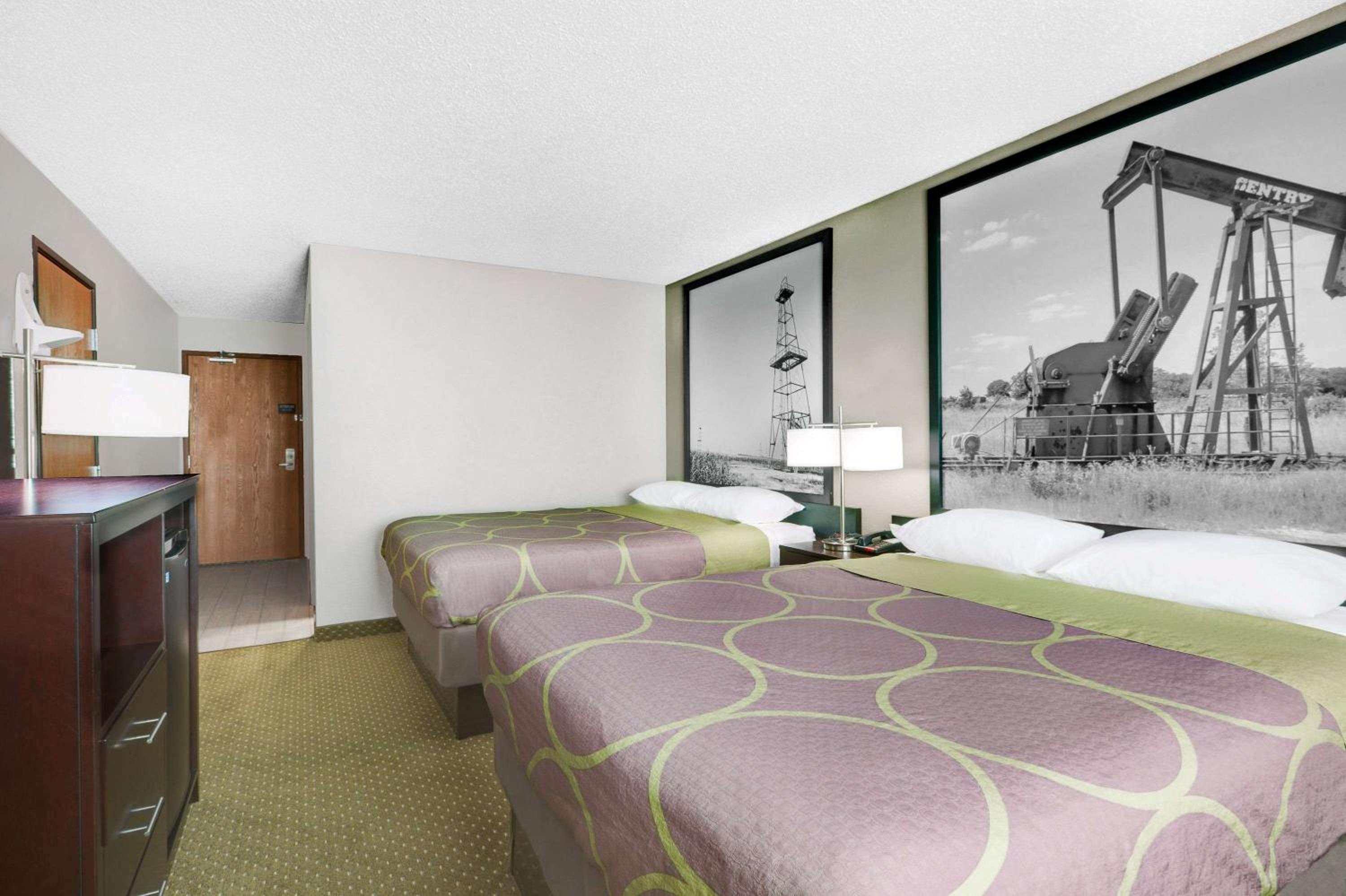 Super 8 by Wyndham Bedford DFW Airport West