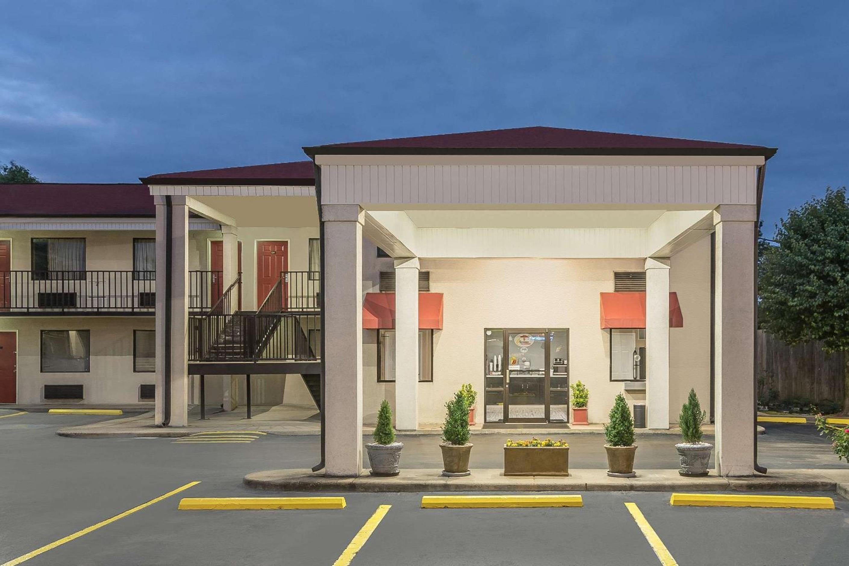 Super 8 by Wyndham Bryant Little Rock Area view 2