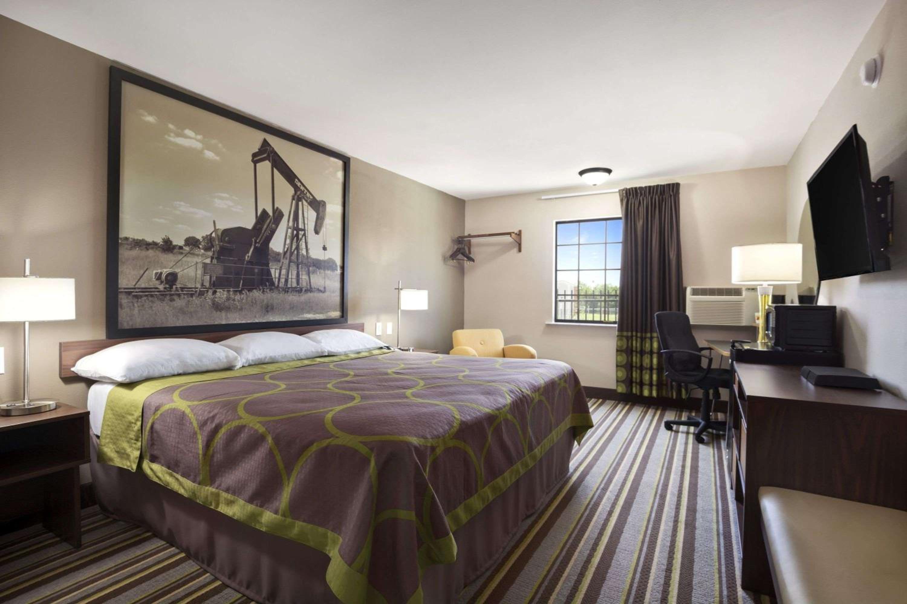 Super 8 by Wyndham Ardmore view 4