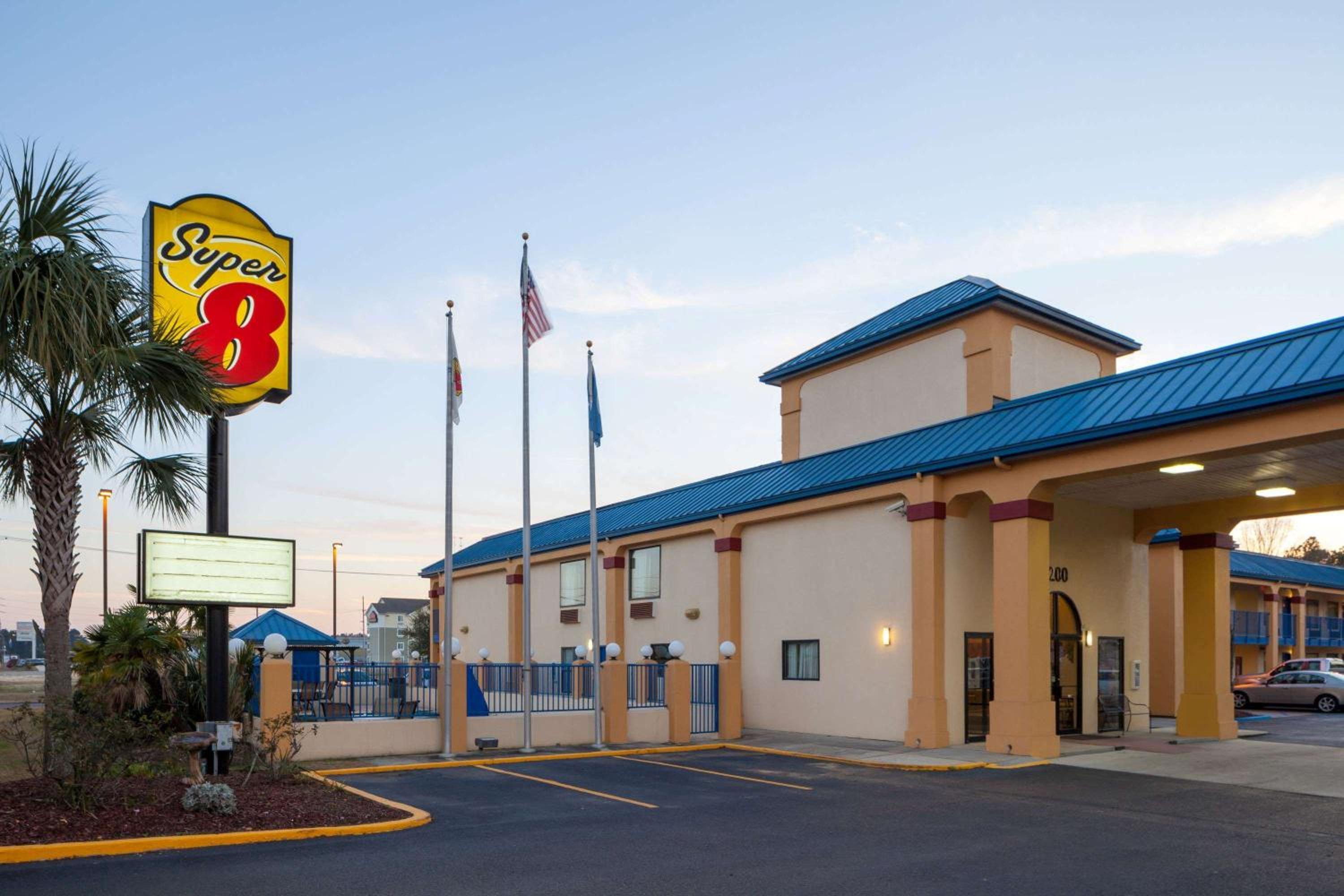 Super 8 by Wyndham Hammond view 2
