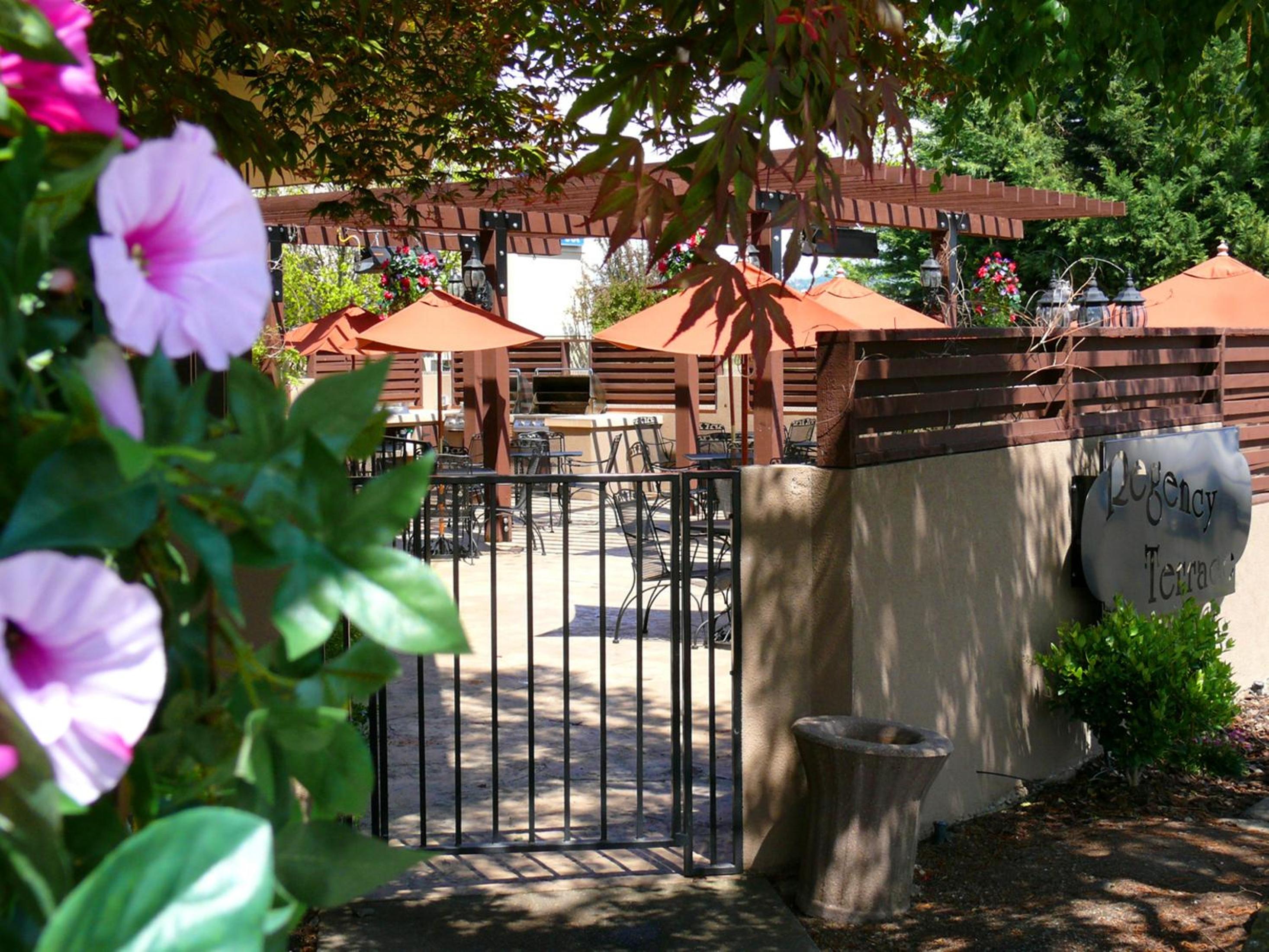 Medford Vacations - Rogue Regency Inn Suites - Property Image 24