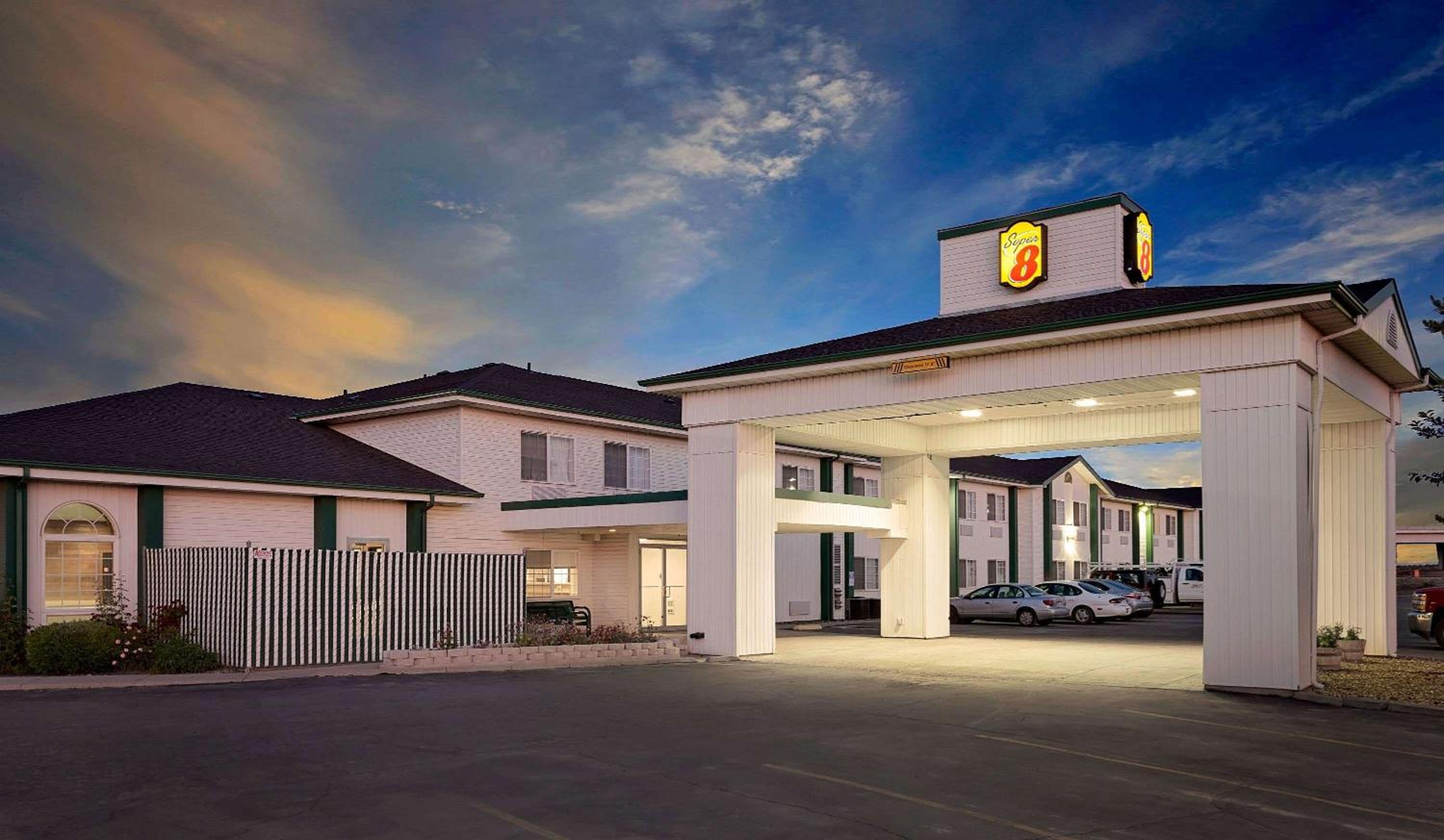 Hotel Super 8 by Wyndham Battle Mountain