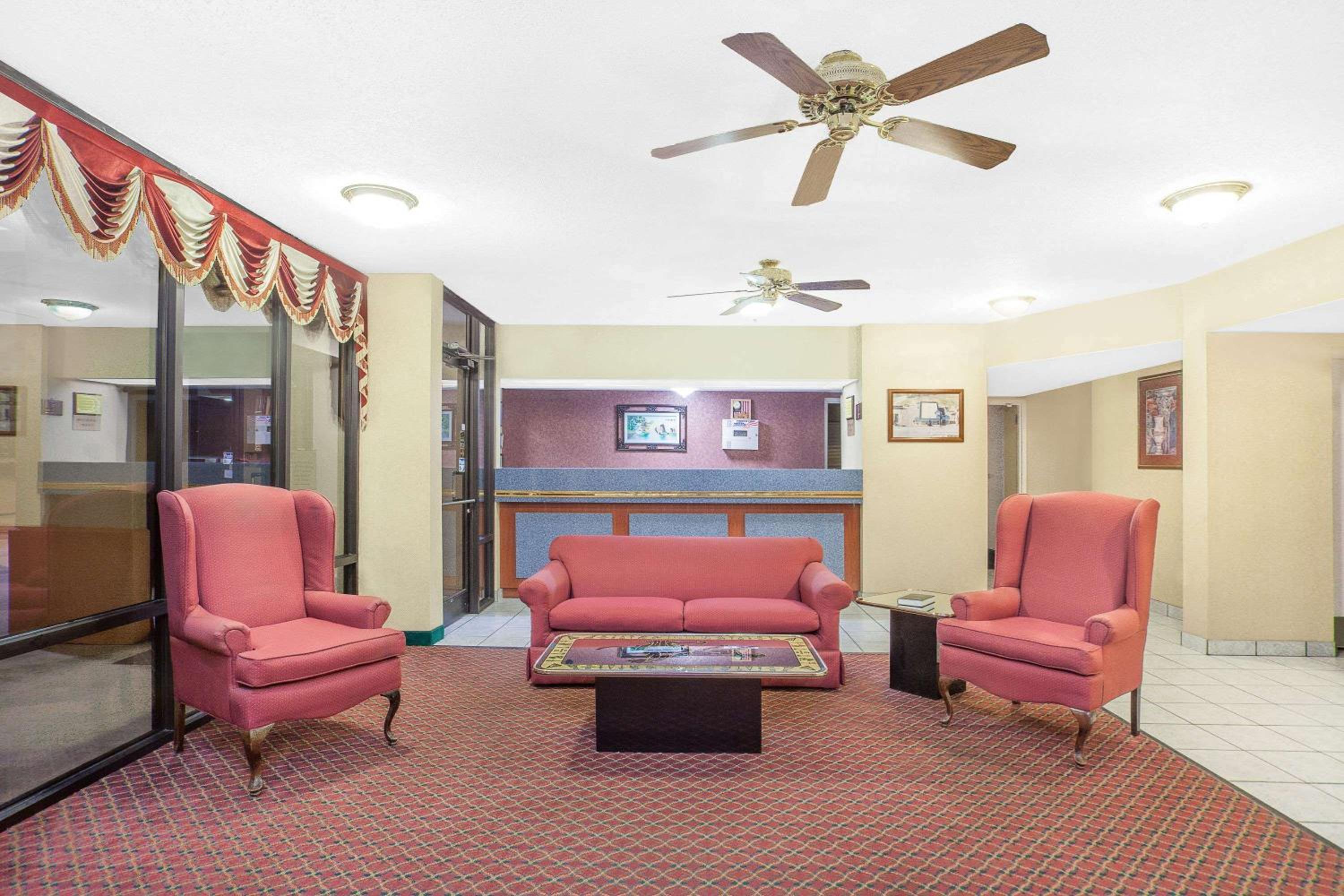 Super 8 by Wyndham Bulls Gap Greeneville Area - Property Image 26