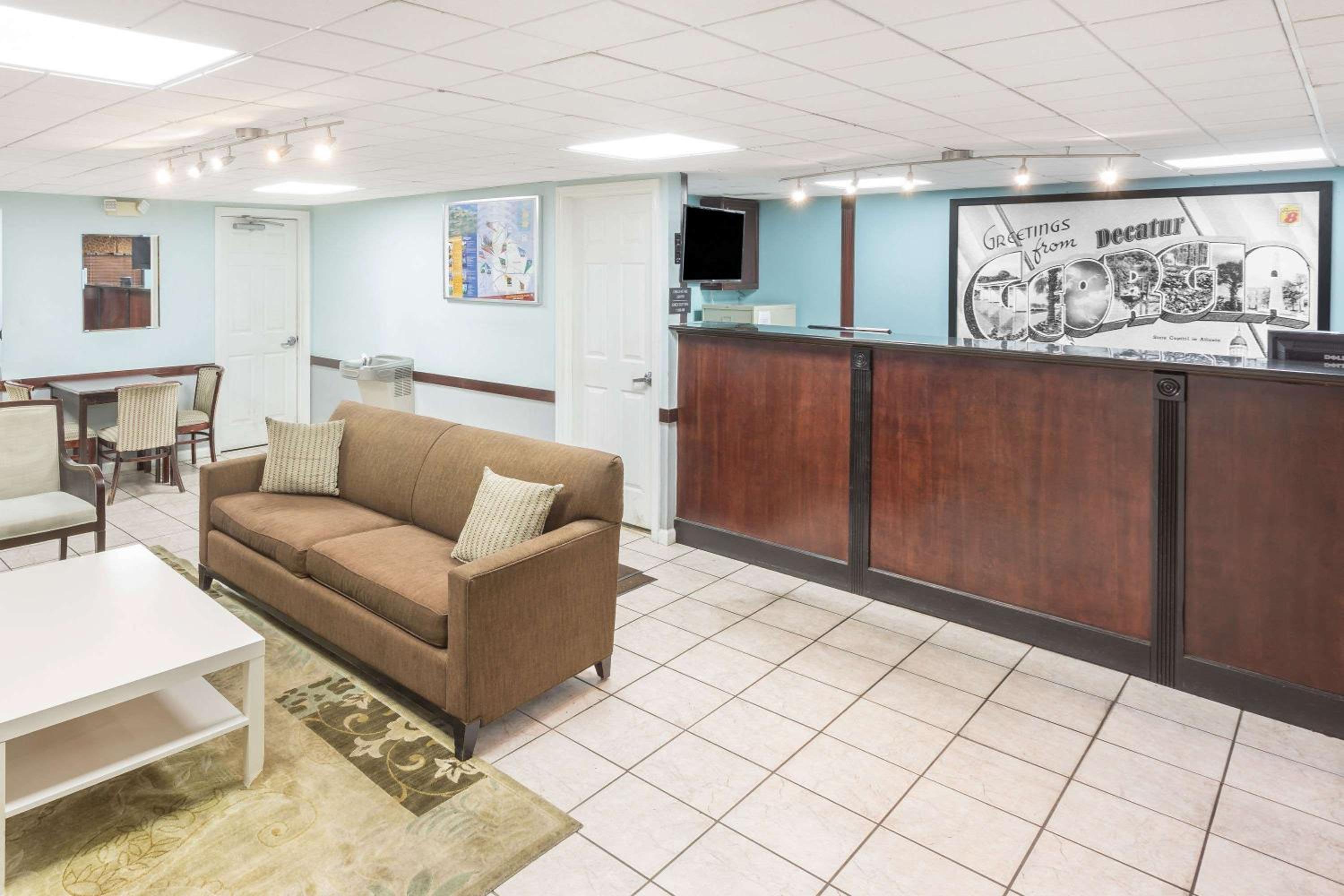 Super 8 by Wyndham Lithonia