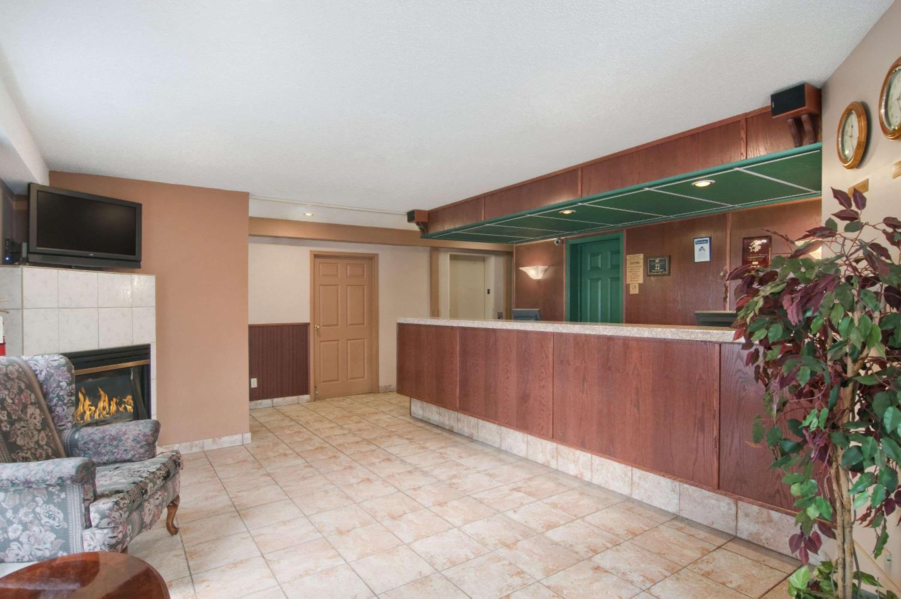 Leduc Vacations - Travelodge by Wyndham Edmonton Airport - Property Image 10