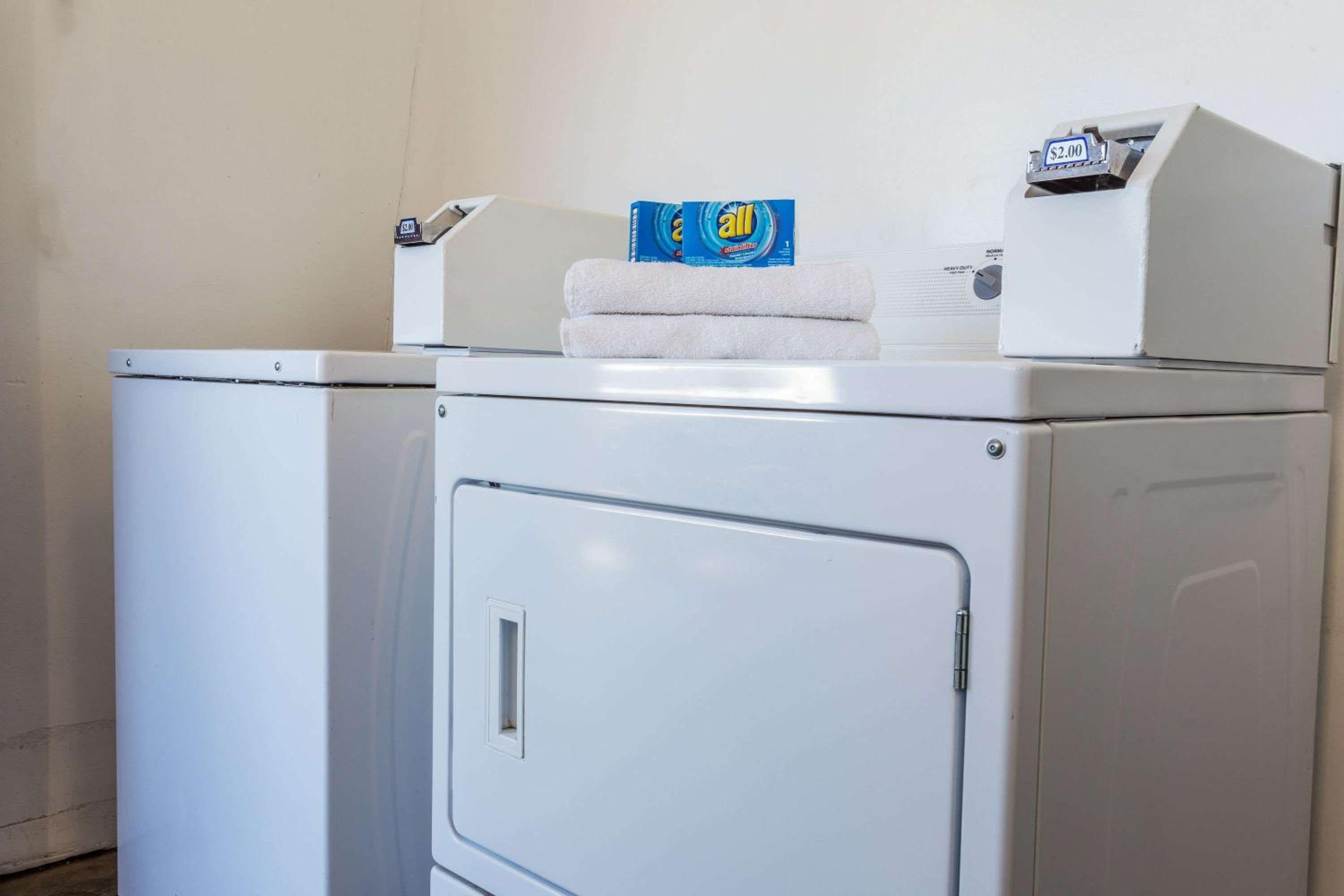 Merced Vacations - Travelodge by Wyndham Merced Yosemite - Property Image 6