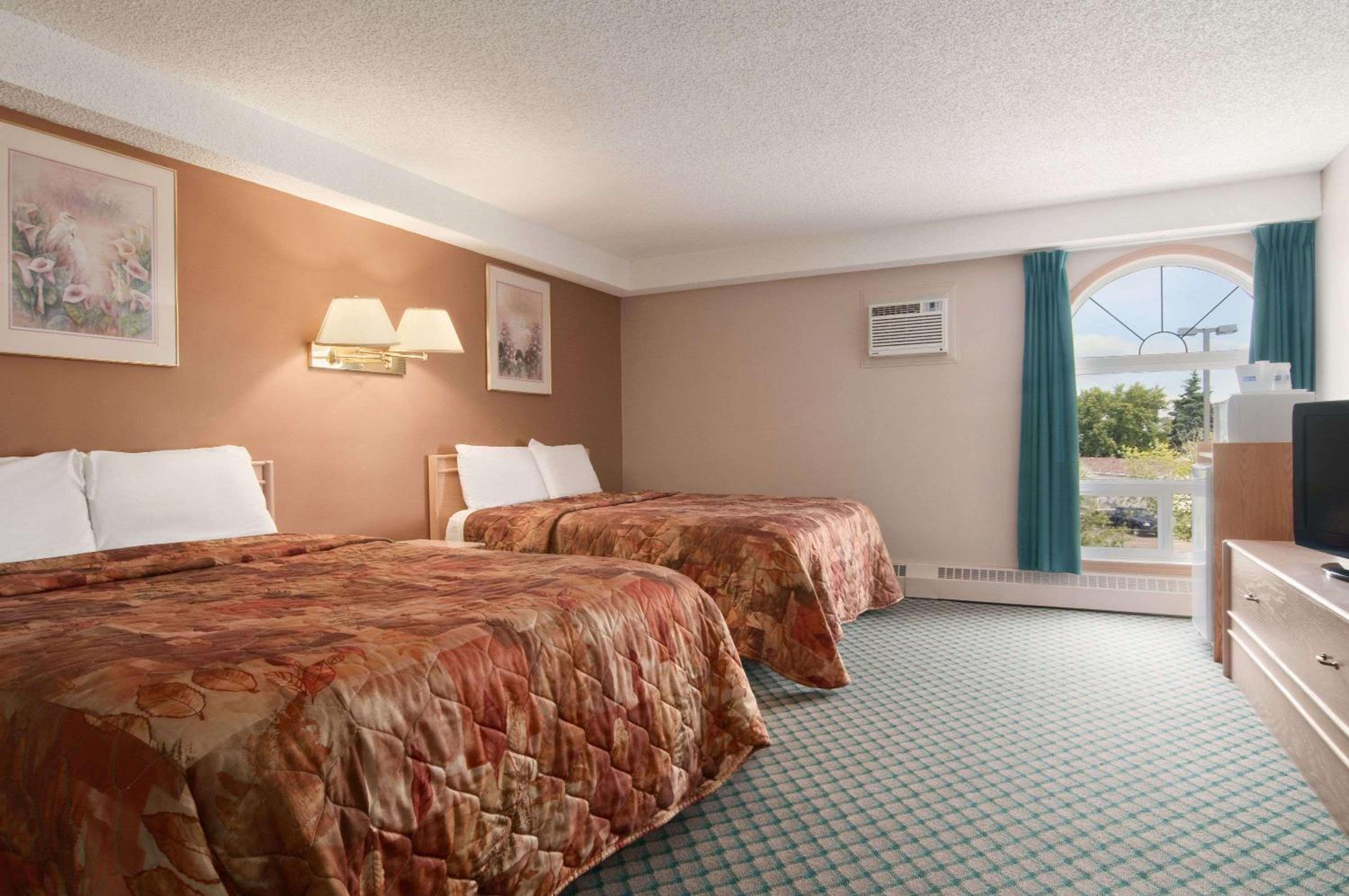 Leduc Vacations - Travelodge by Wyndham Edmonton Airport - Property Image 12