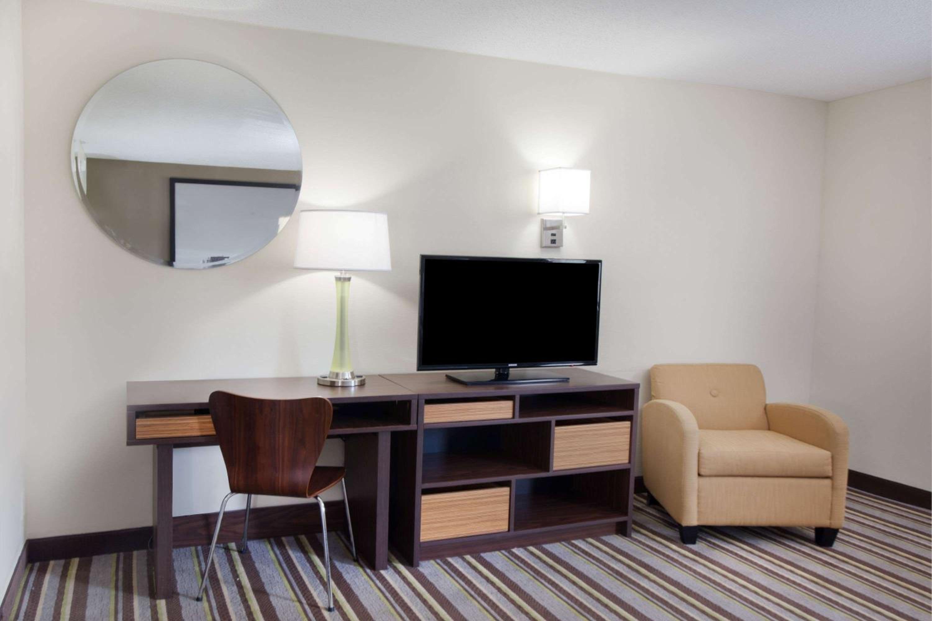 Super 8 by Wyndham Chicago/Rosemont/O'Hare/SE - Property Image 12