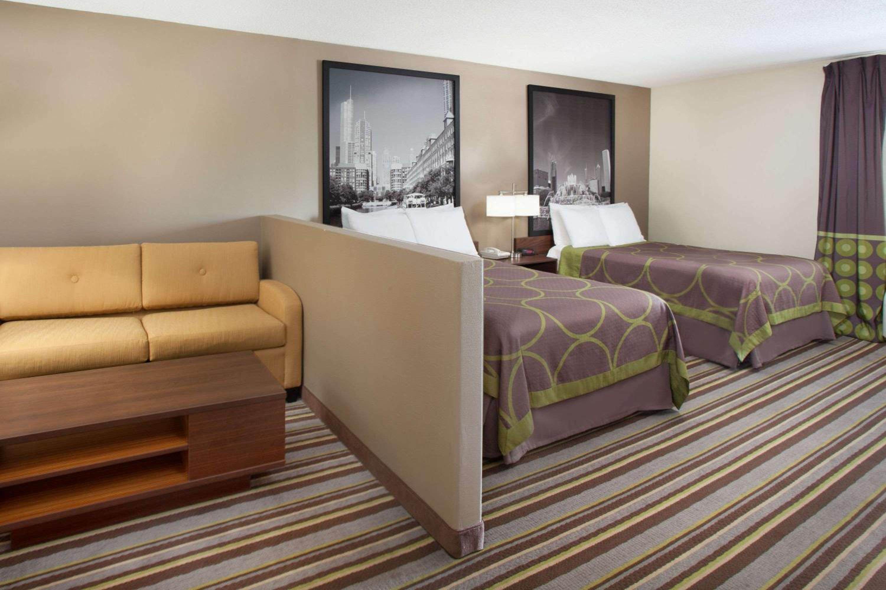 Super 8 by Wyndham Chicago/Rosemont/O'Hare/SE - Property Image 9