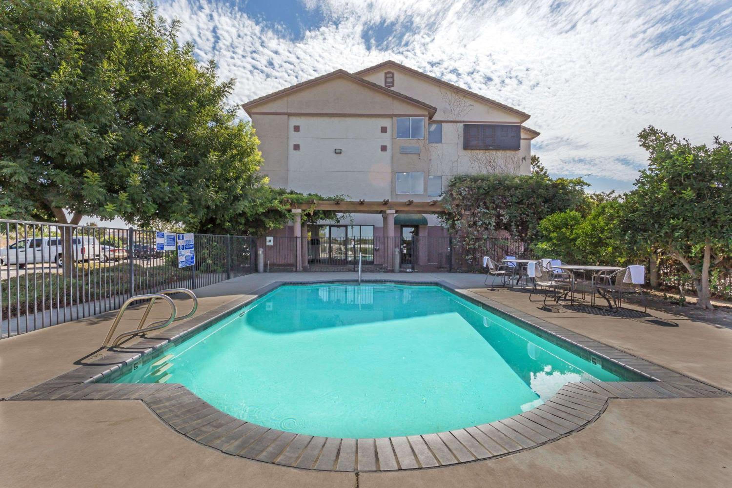 Super 8 by Wyndham Dixon/UC Davis - Property Image 10