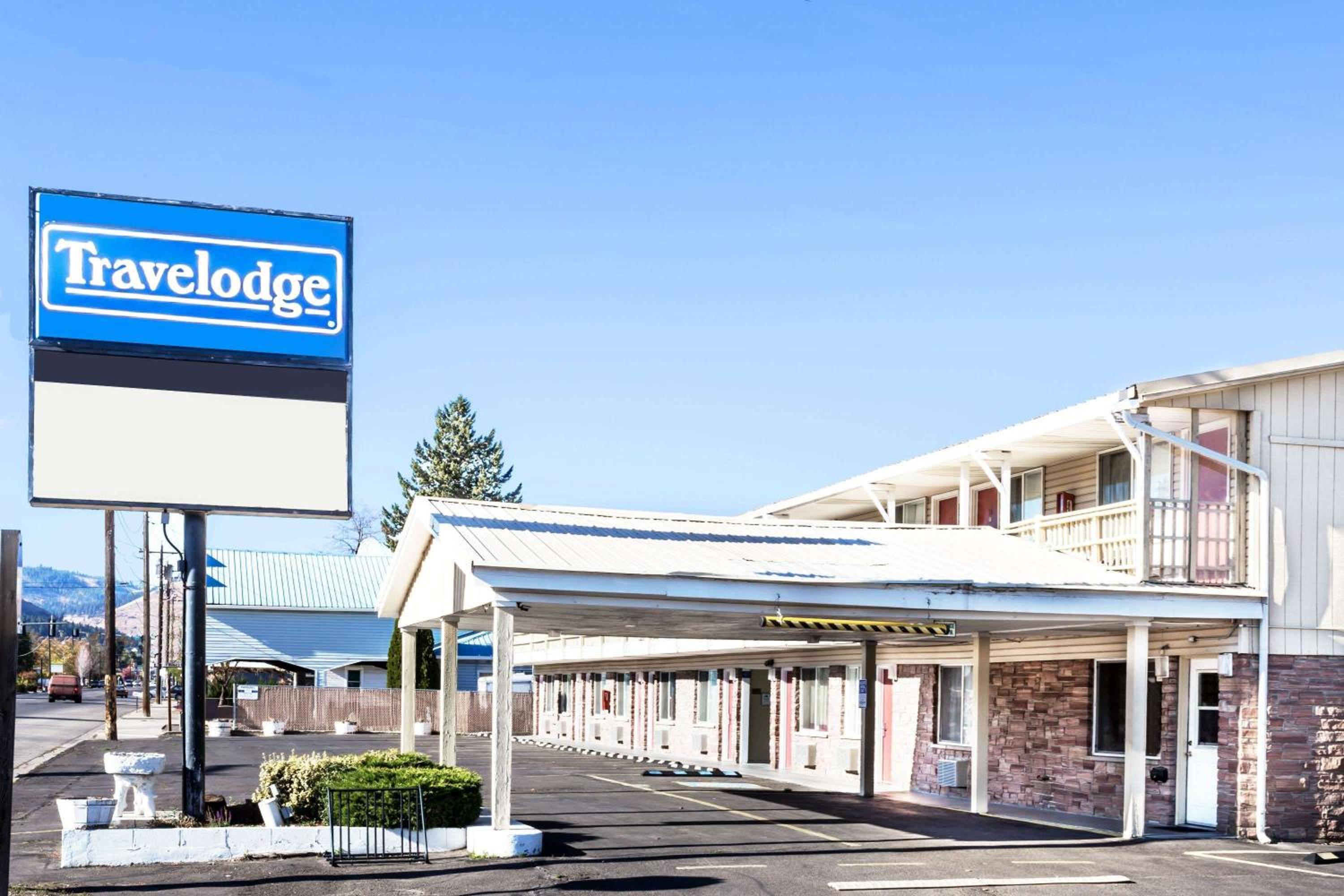 La Grande Vacations - Travelodge by Wyndham La Grande - Property Image 1