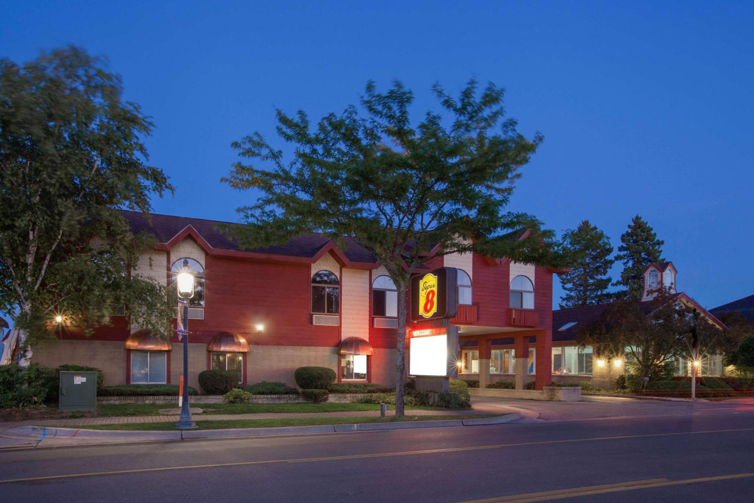 Super 8 Beachfront by Wyndham Mackinaw City, MI view 2