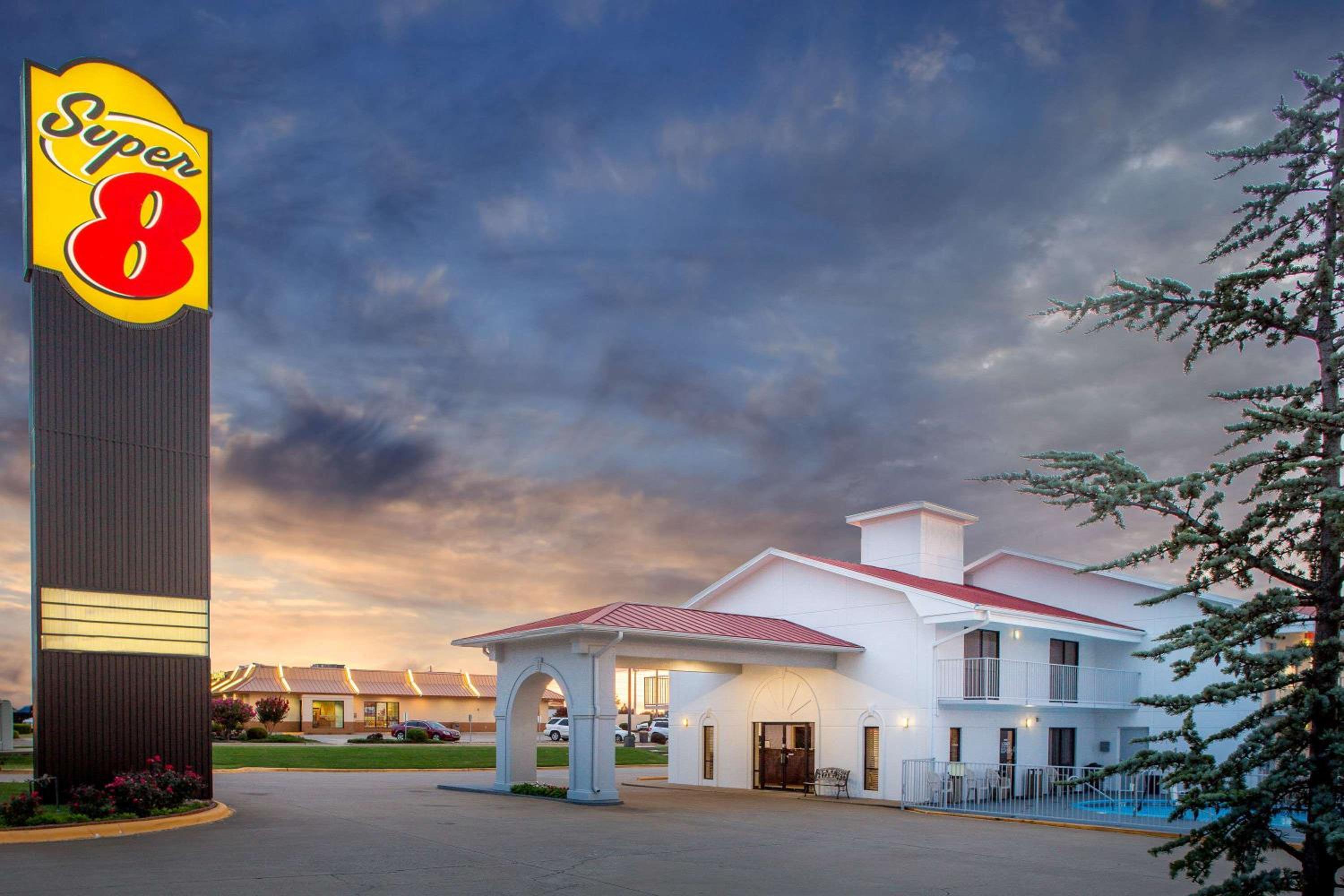 Super 8 by Wyndham Springdale AR view 2
