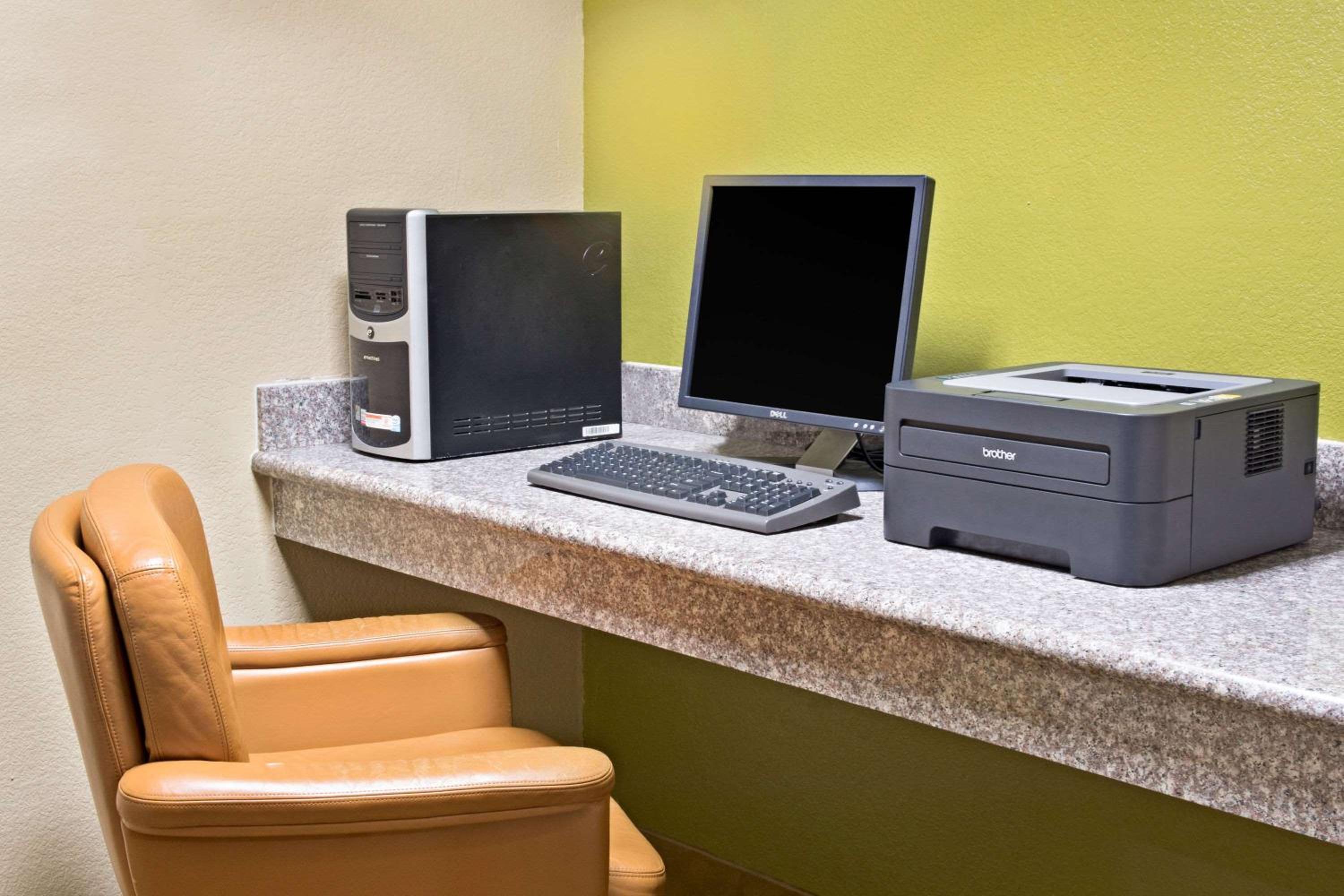 Red Lion Inn Suites IAH Airport East - Property Image 33