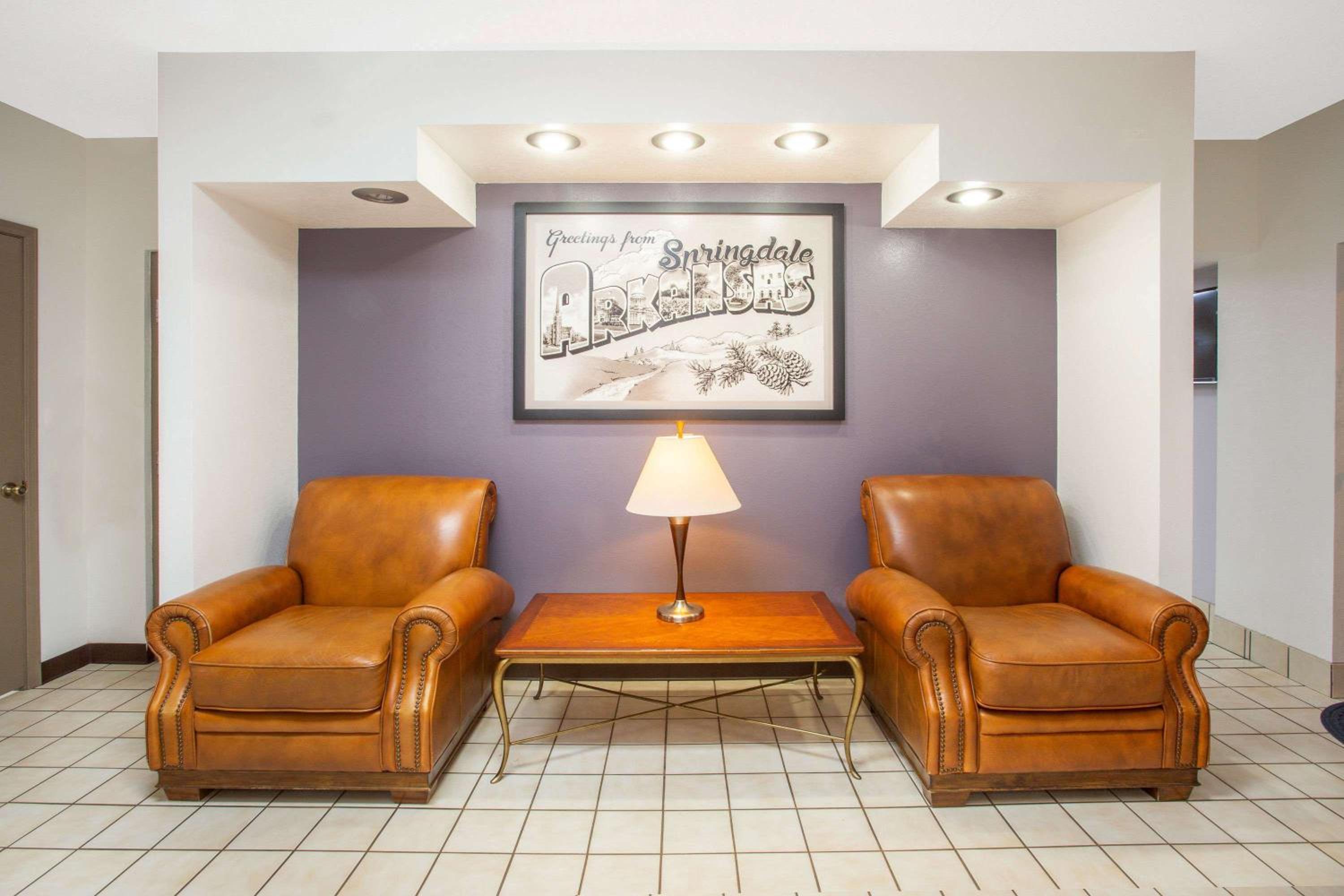 Super 8 by Wyndham Springdale AR view 4