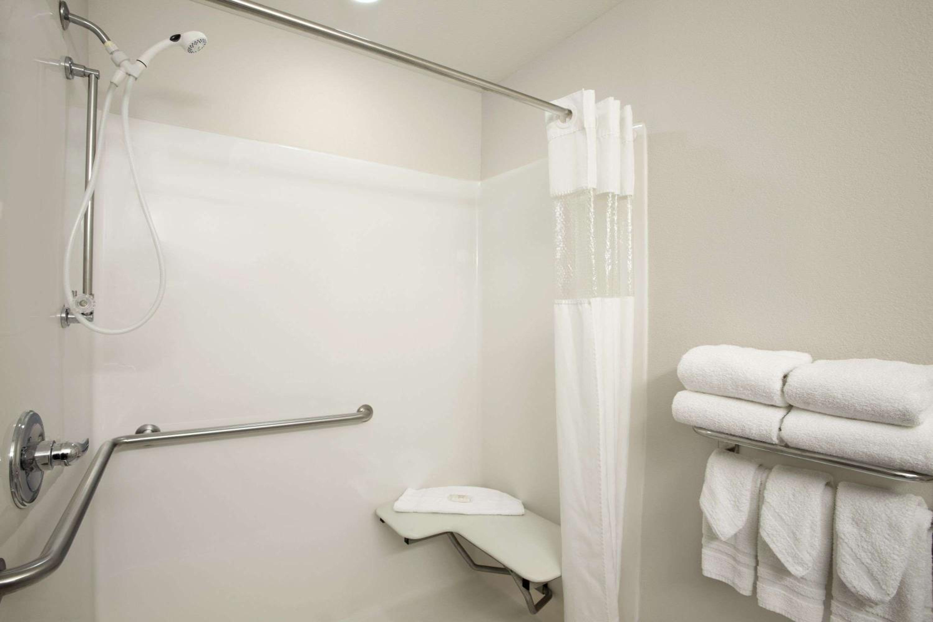 Bloomington Vacations - Ramada by Wyndham Bloomington I-55 and I-74 IL - Property Image 4