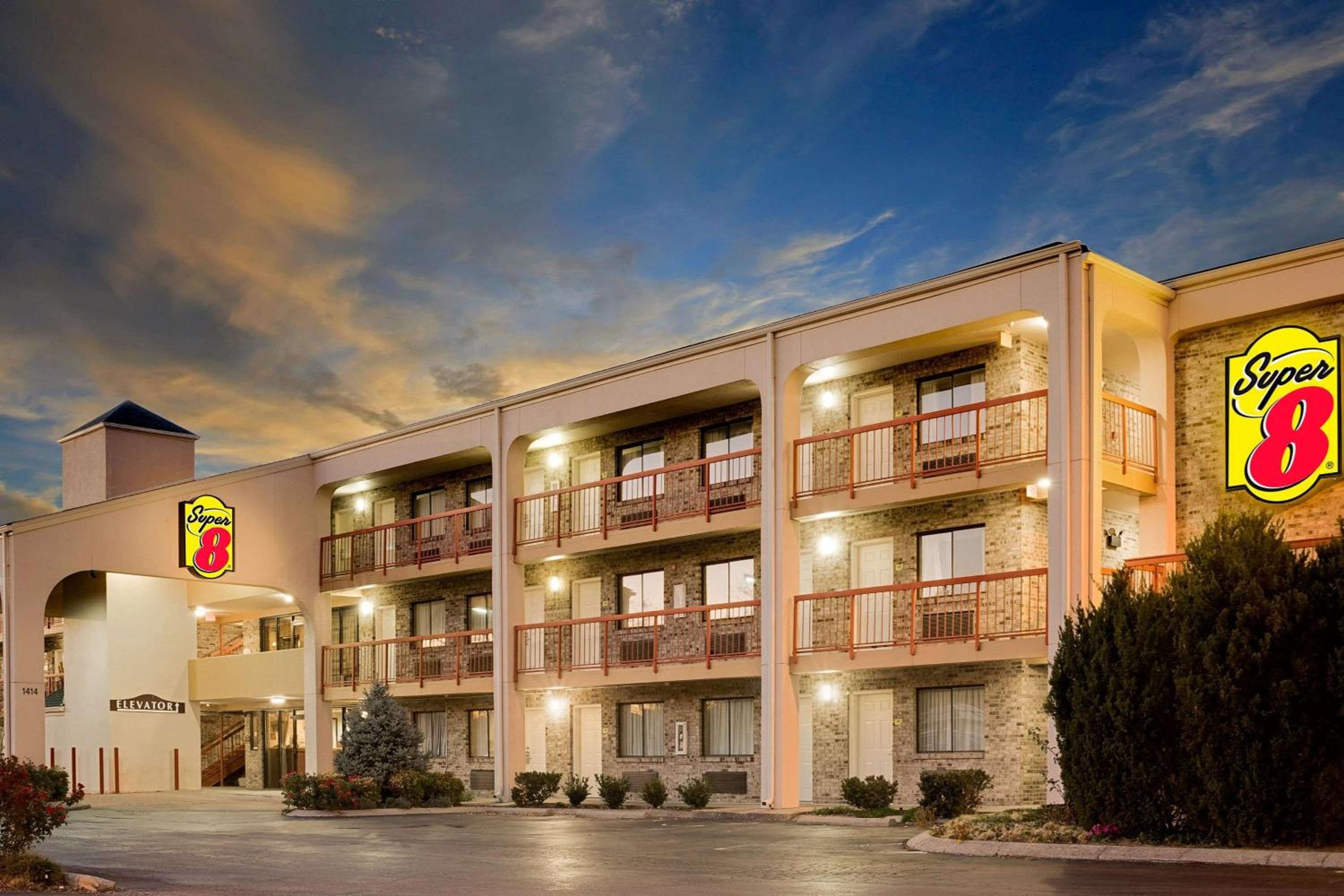 Super 8 by Wyndham Hermitage Nashville - Property Image 7