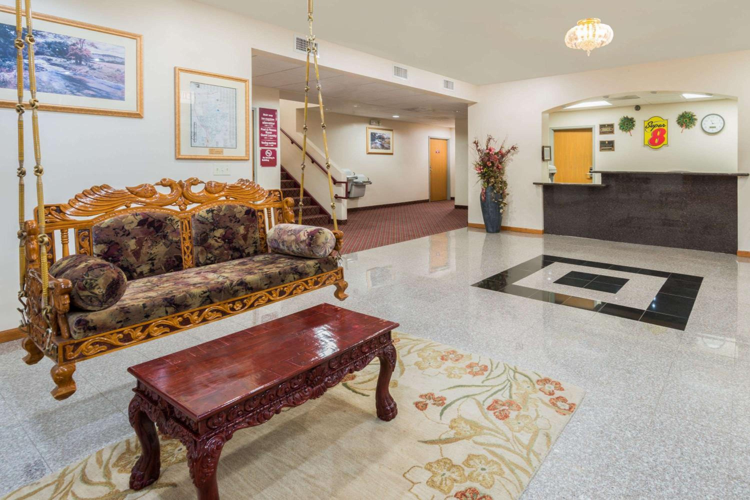Super 8 by Wyndham Salina view 2