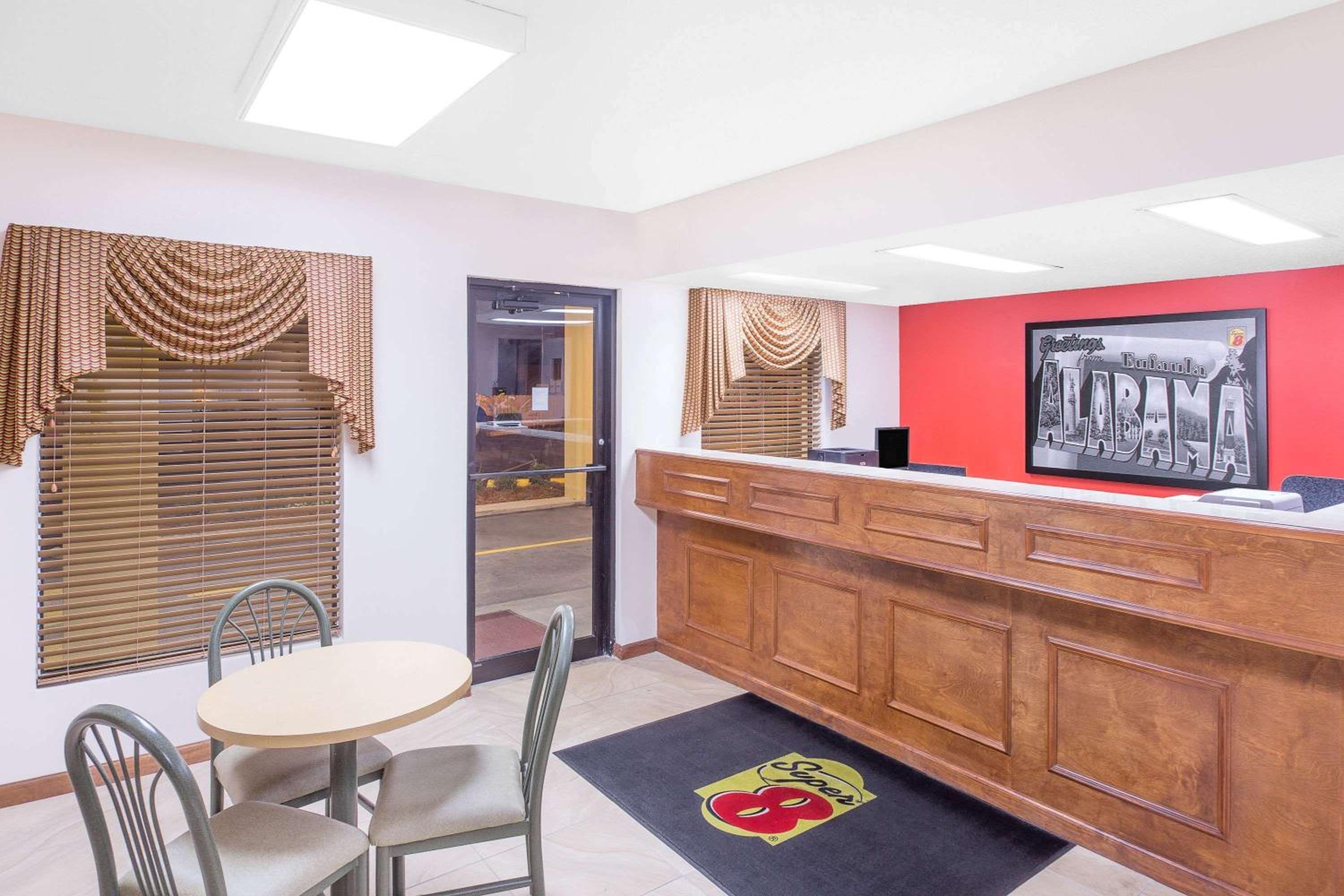 Eufaula Vacations - Super 8 by Wyndham Eufaula - Property Image 3