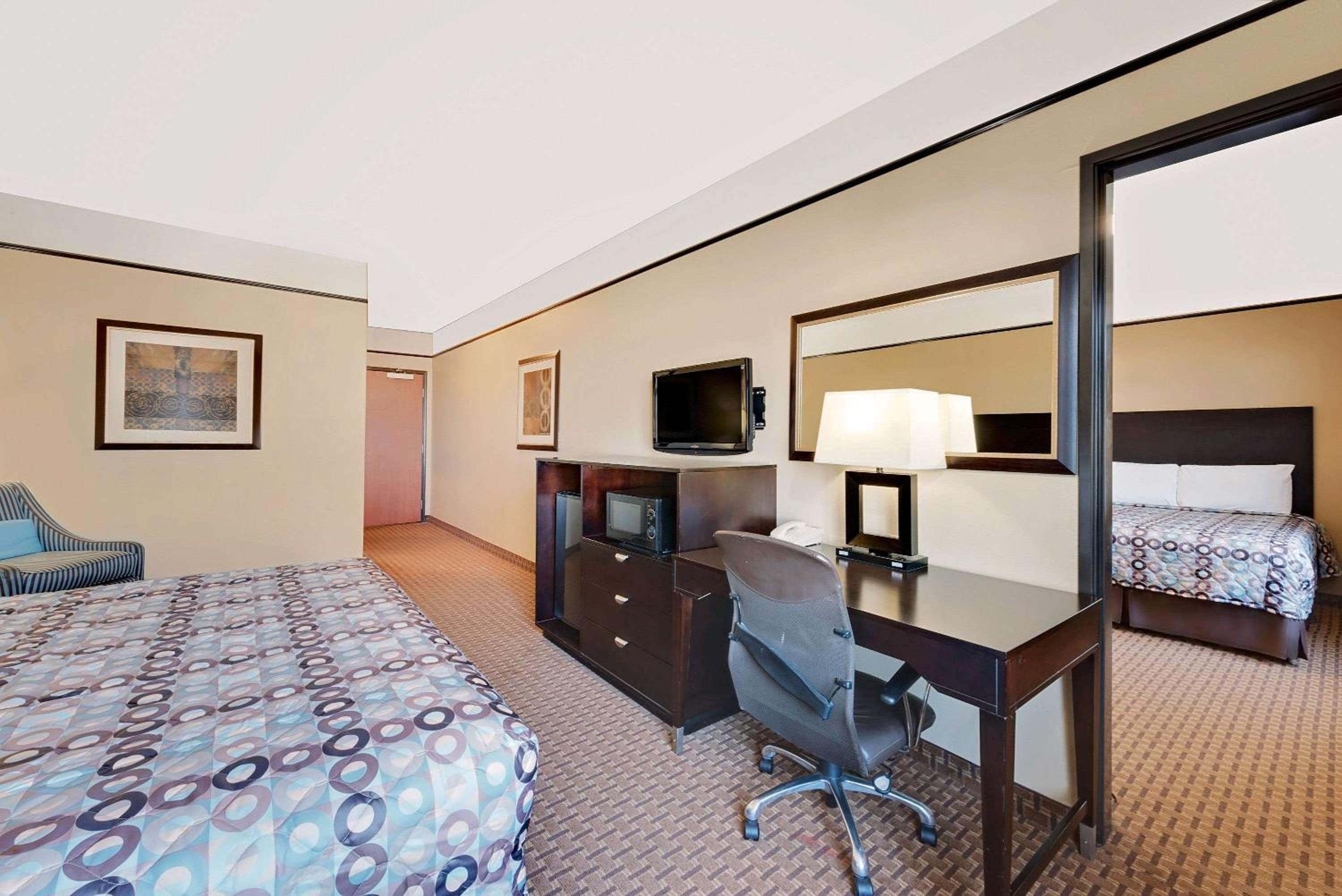 Sonesta Essential Hotels Odessa view 5