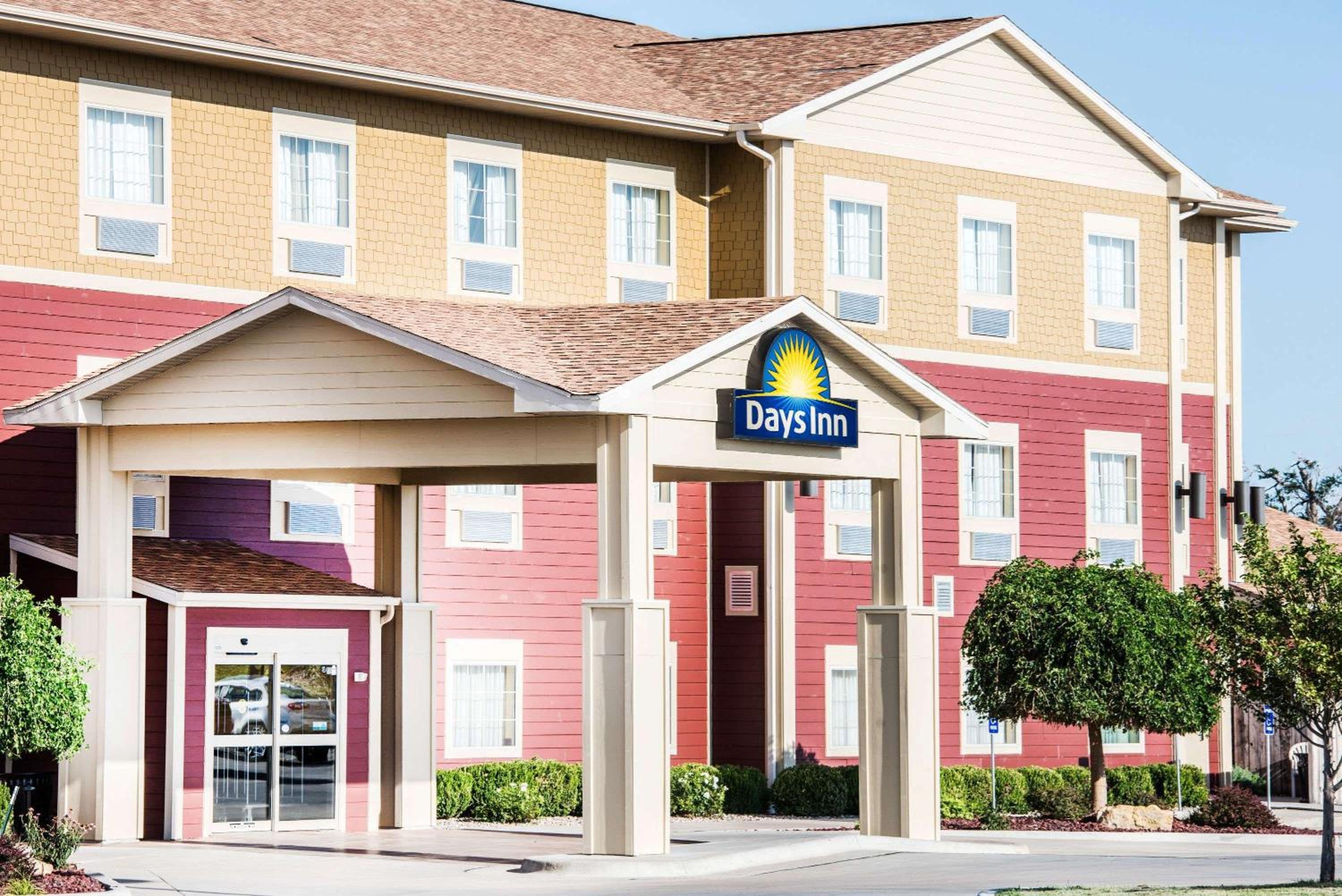 Hays Vacations - Days Inn by Wyndham Ellis - Property Image 1