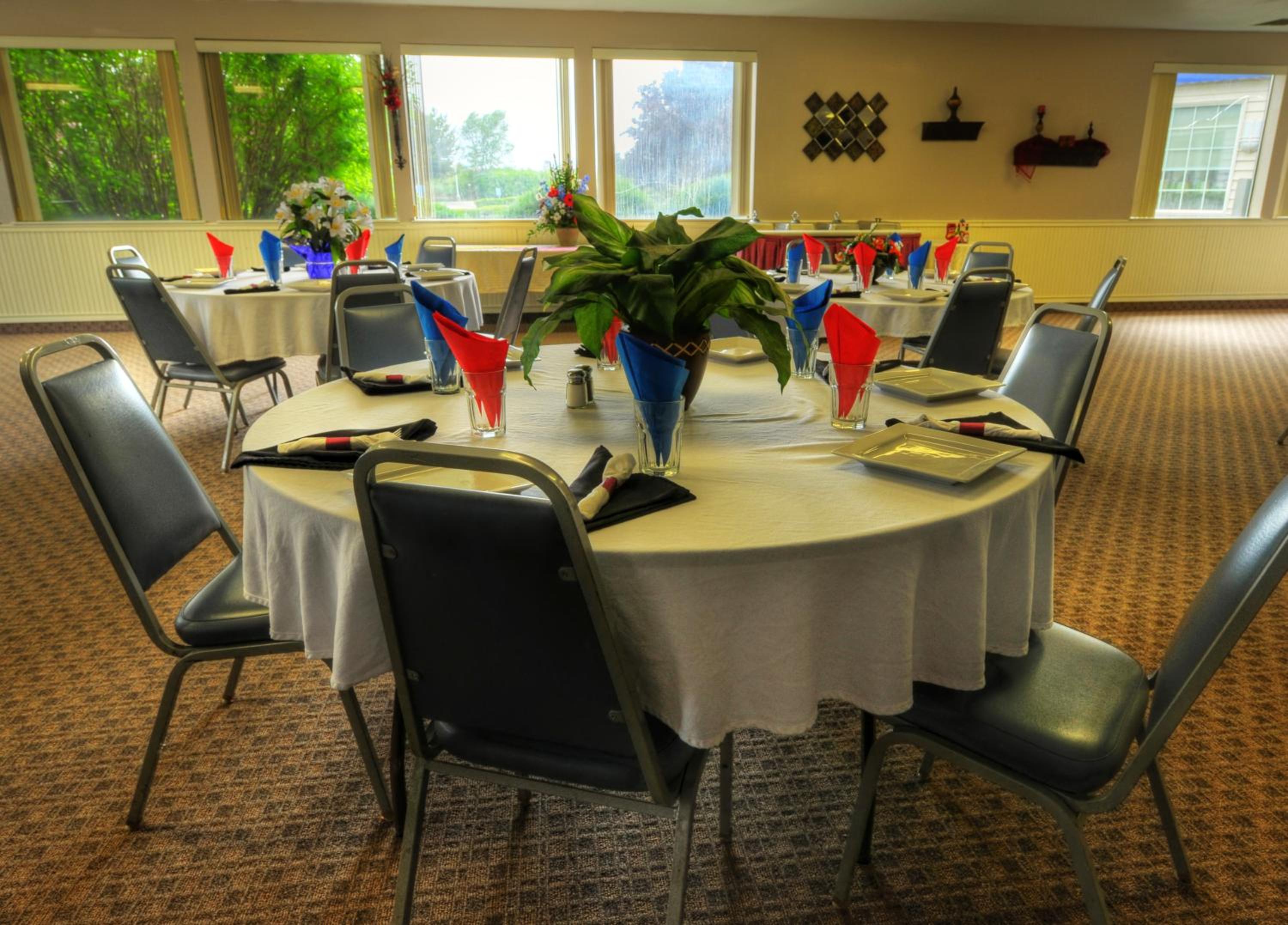 Shilo Inn Suites Hotel - Nampa Suites - Property Image 6