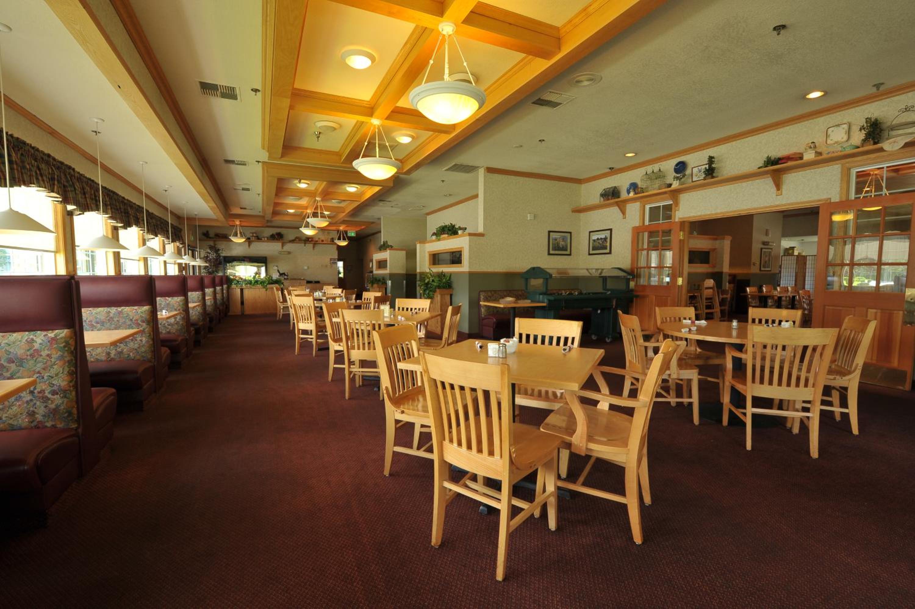 Shilo Inn Suites Hotel - Nampa Suites - Property Image 10