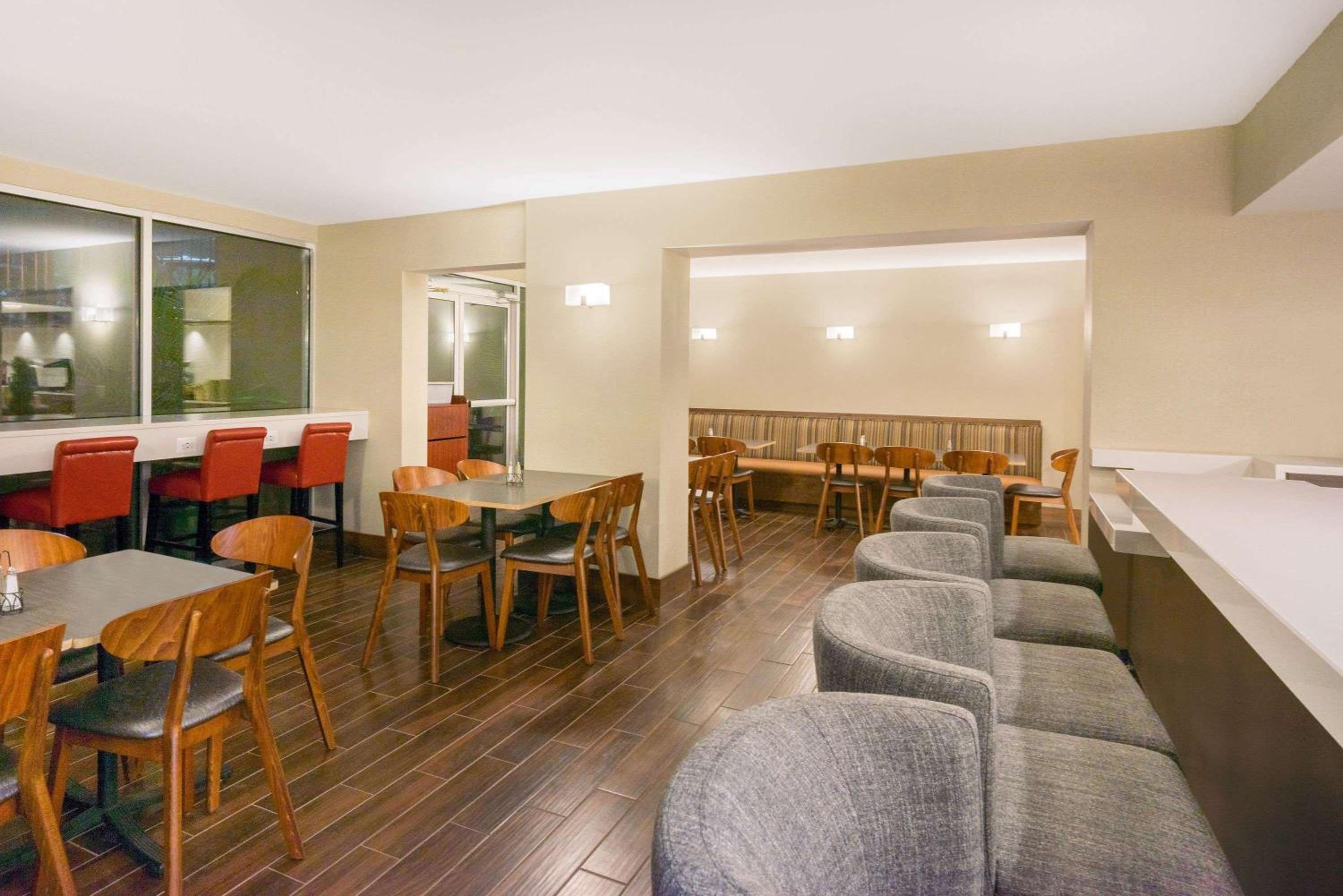 Wyndham Garden Washington DC North-2