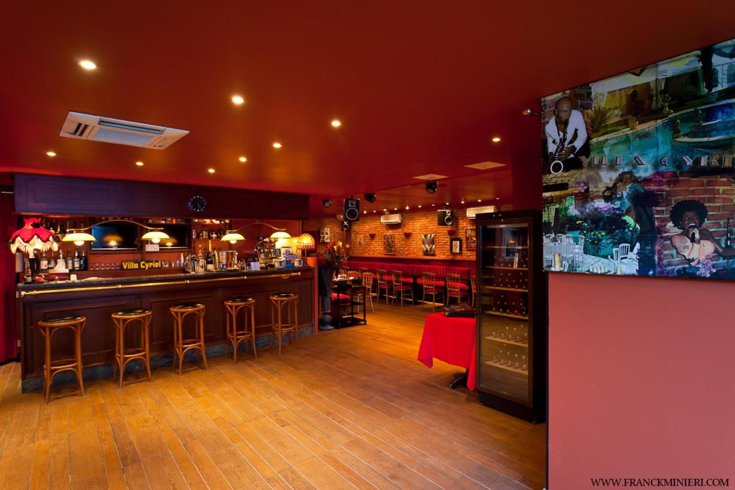 bar