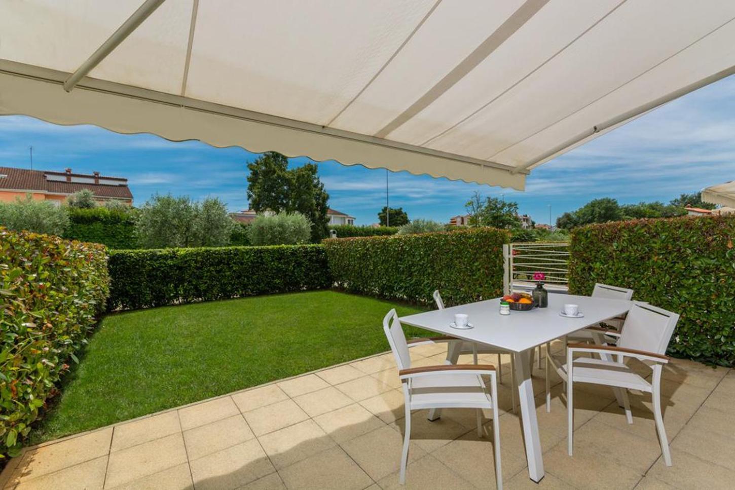 Premium Apartment Maj en Poreč — balance & terrace