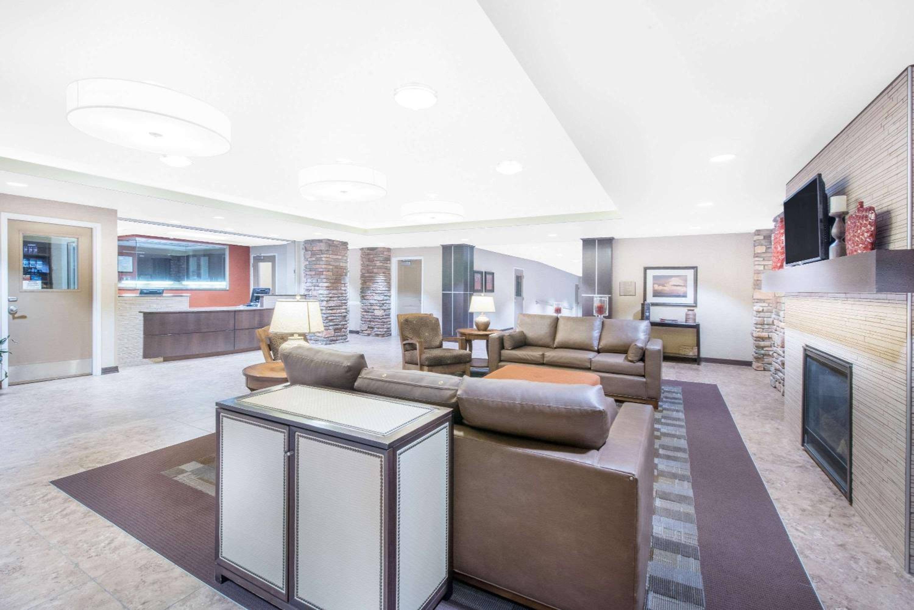 Hawthorn Extended Stay by Wyndham Dickinson