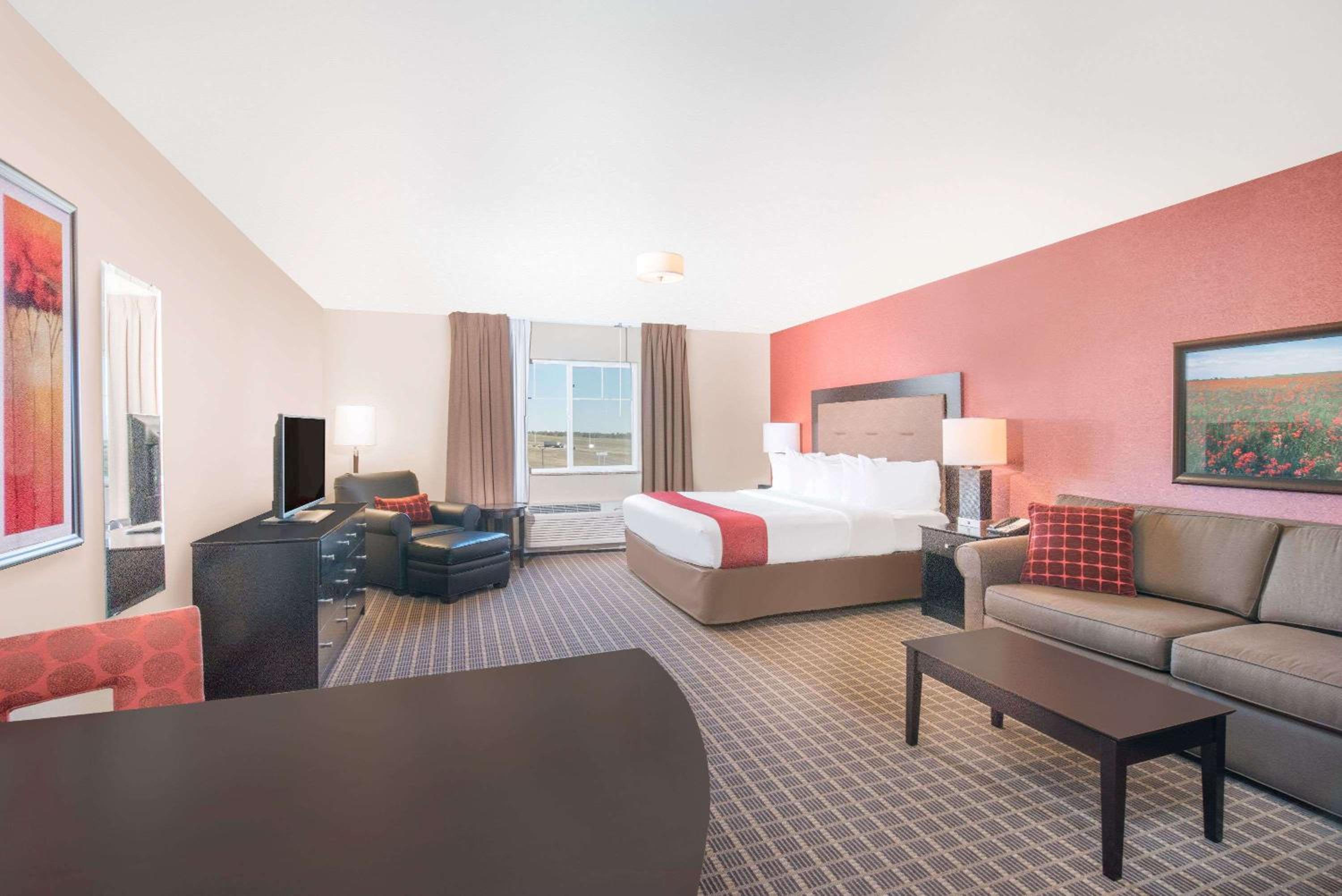 Hawthorn Extended Stay by Wyndham Dickinson
