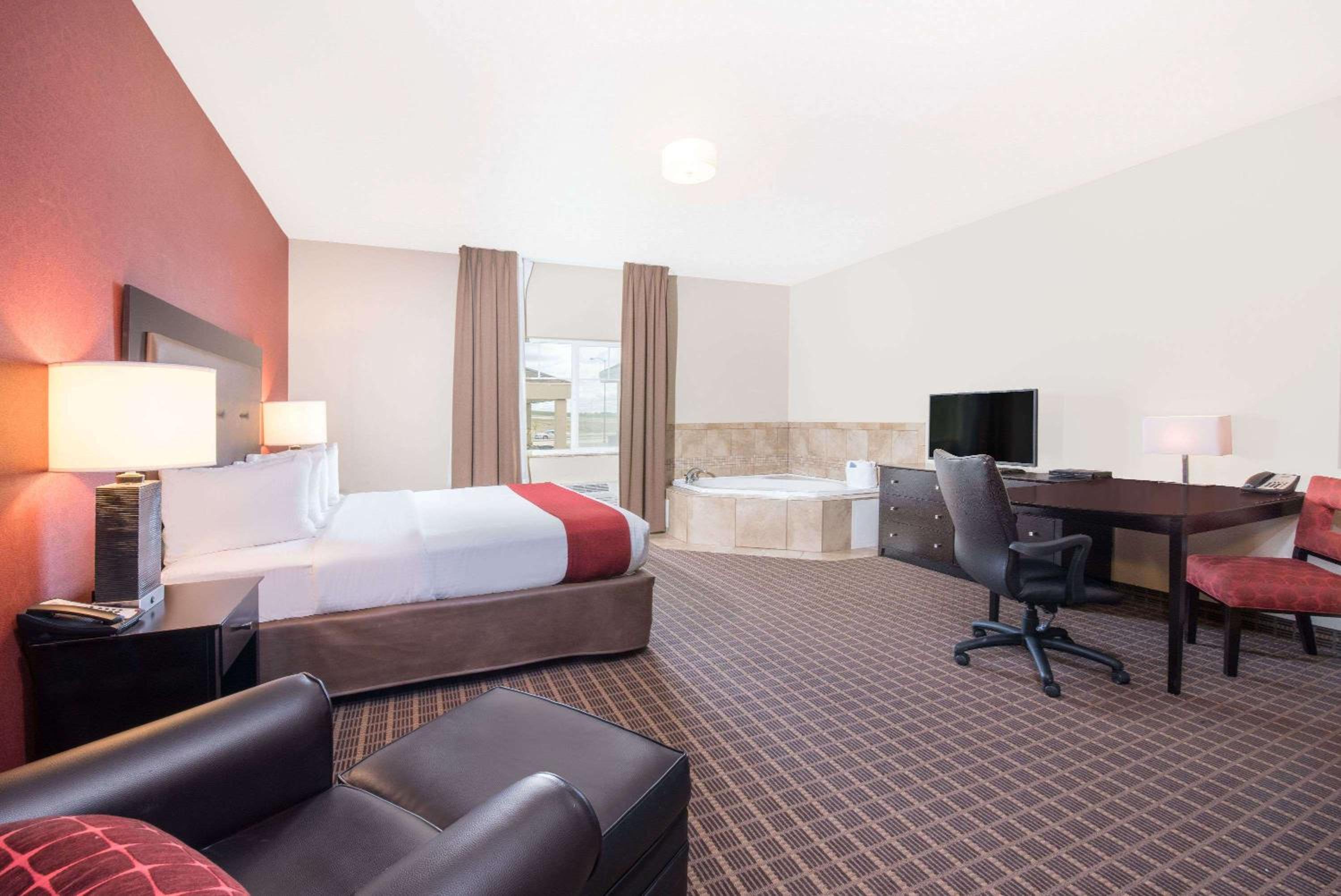 Hawthorn Extended Stay by Wyndham Dickinson