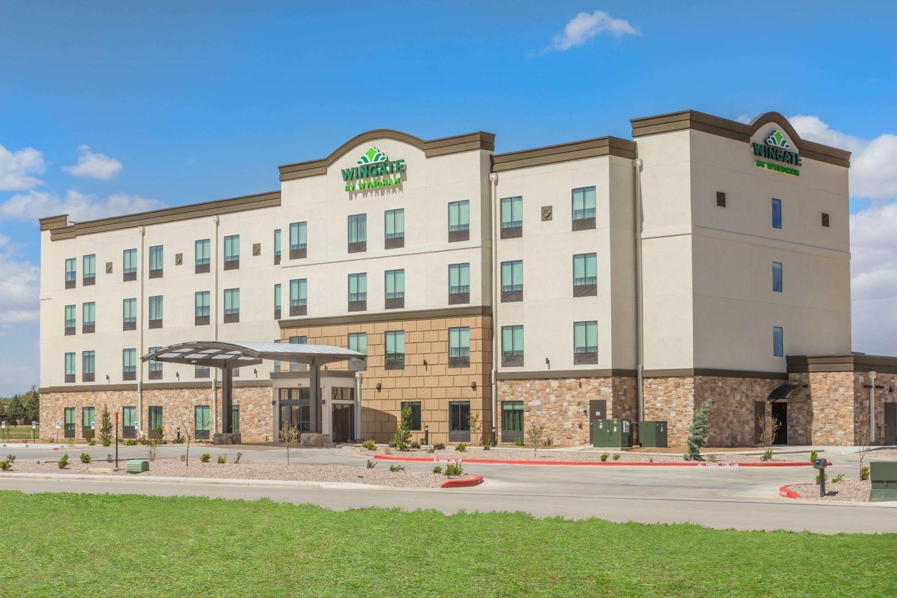 Hotel Wingate by Wyndham Lubbock - Image 1