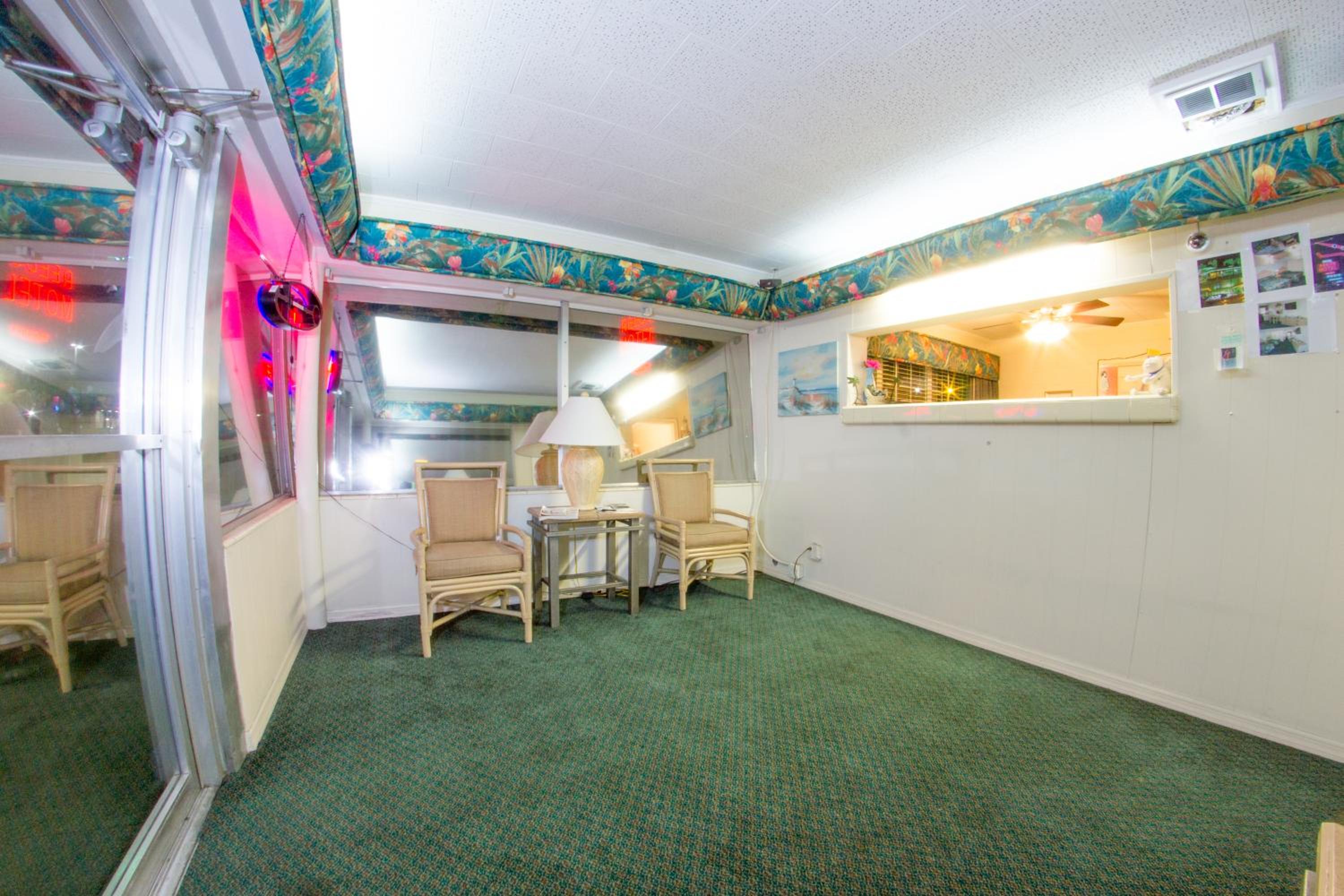 Budget Inn of Avon Park - Property Image 8