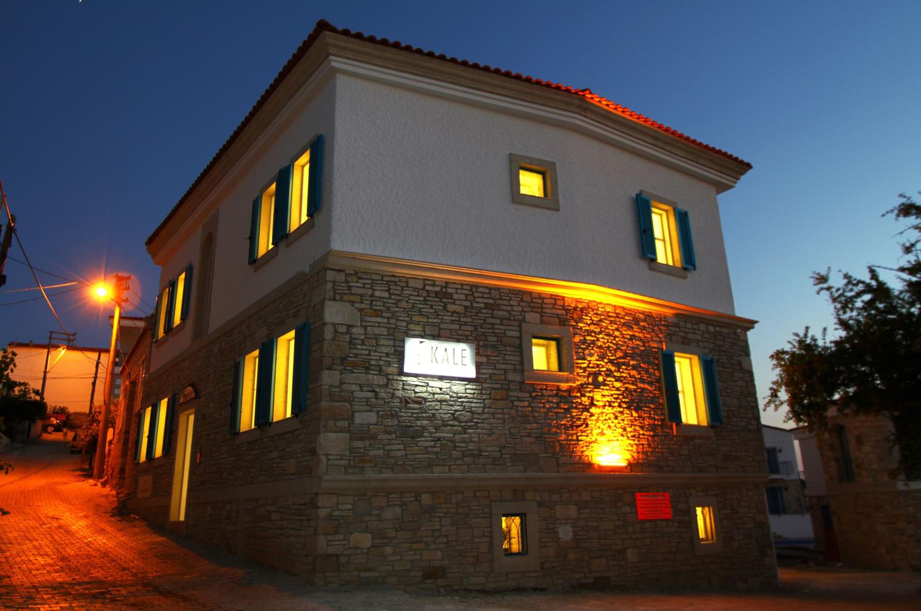 Hotel Çeşme Kale Taş Apart - Image 1