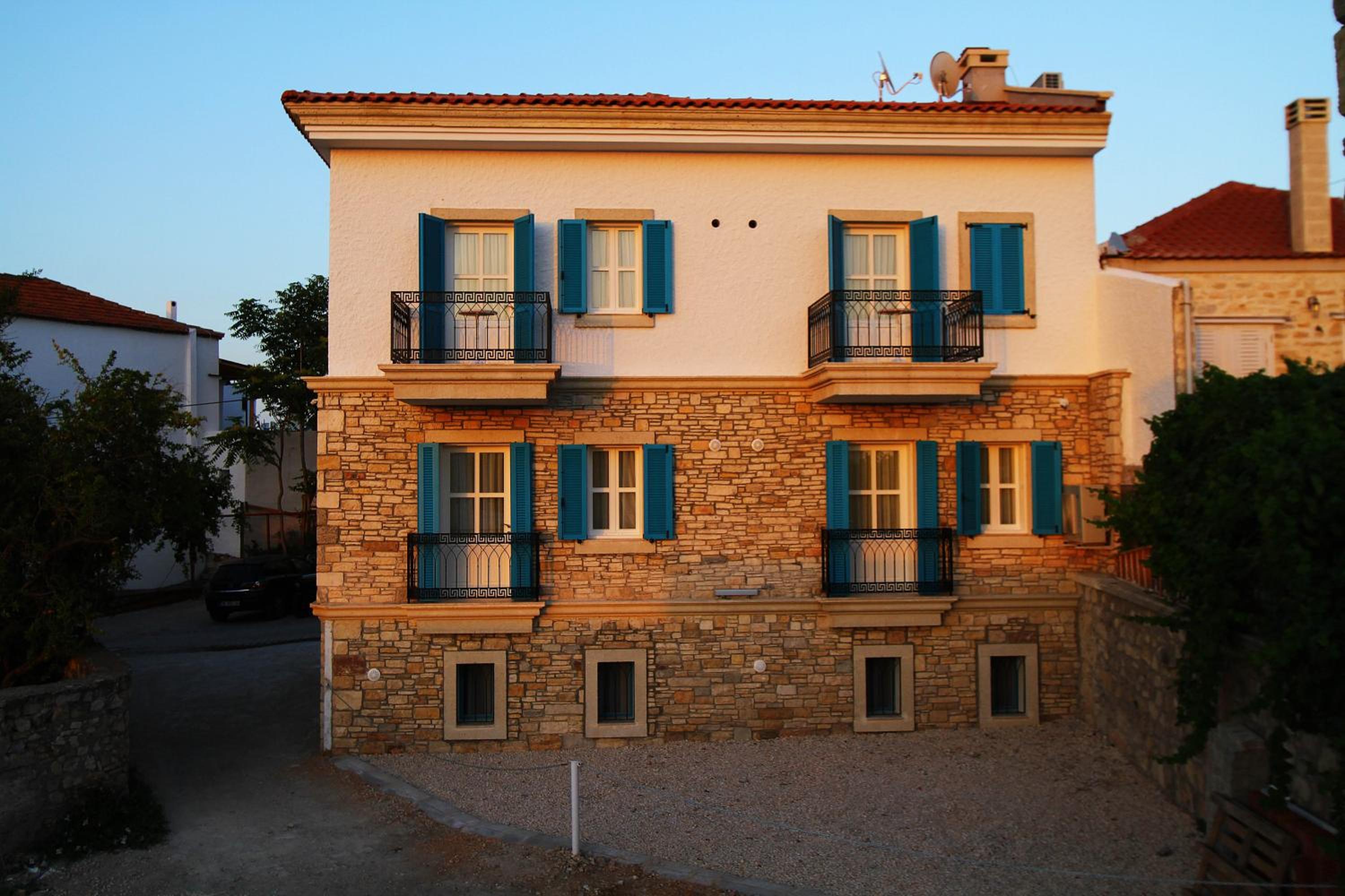 Çeşme Kale Taş Apart