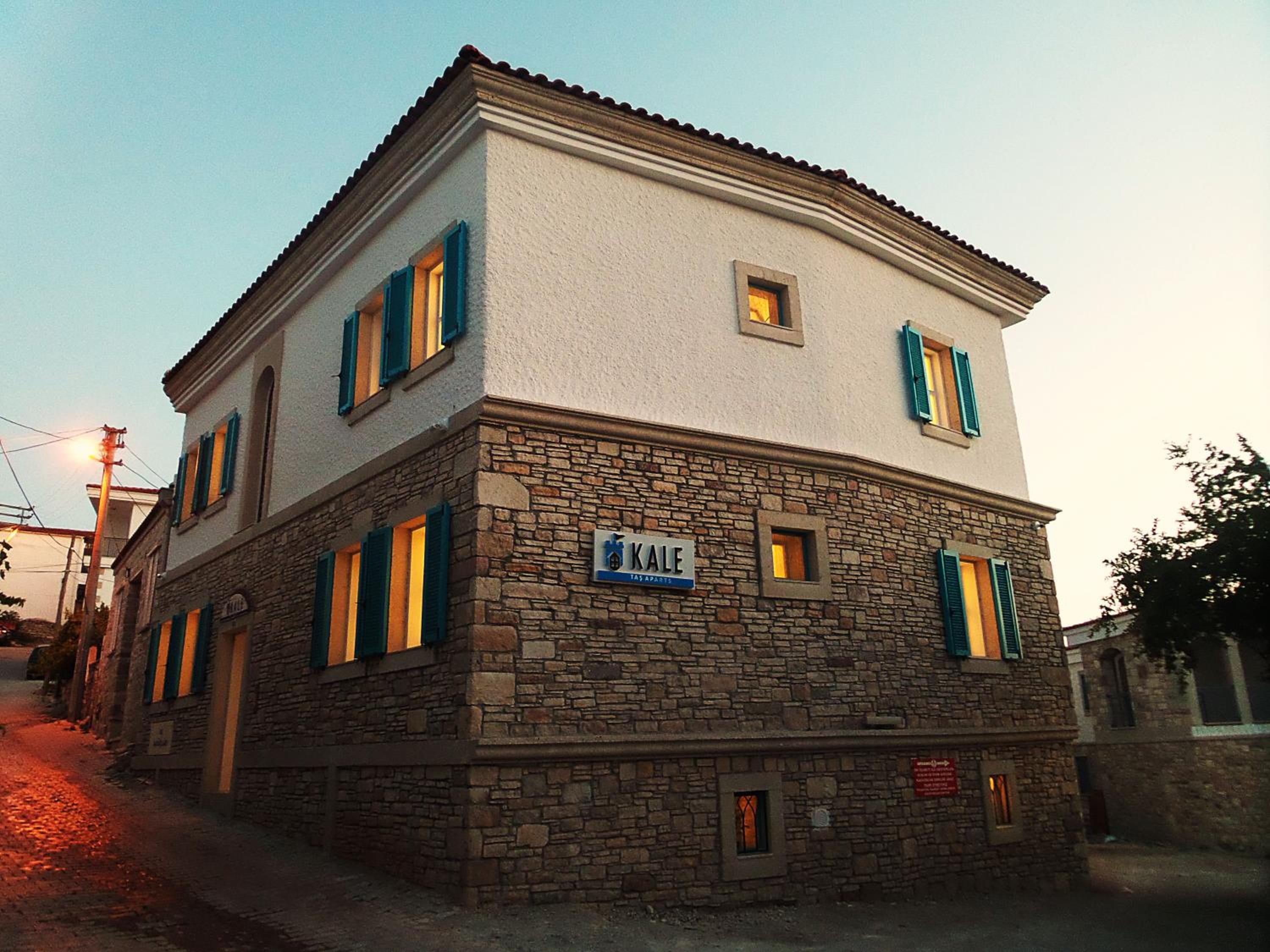 Çeşme Kale Taş Apart - Image 8