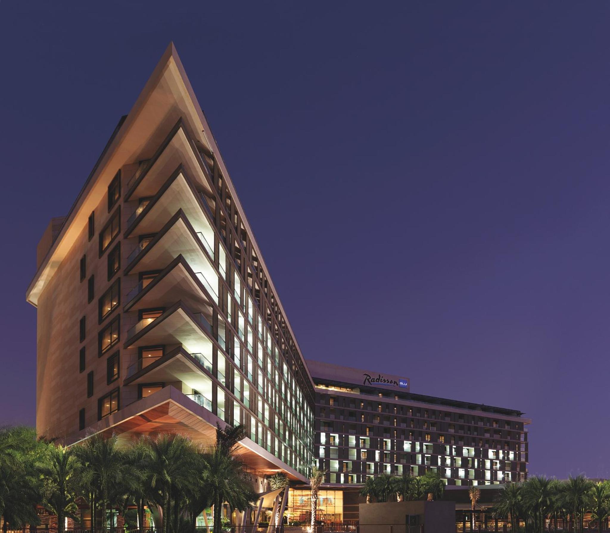 Yas Plaza Mangroves by IHG