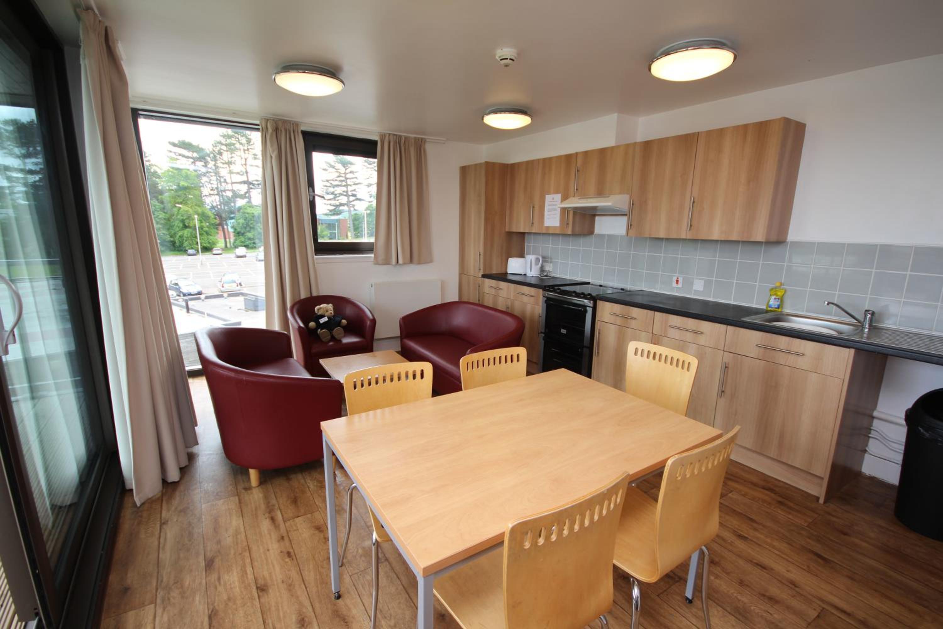 Perth Youth Hostel and Apartments
