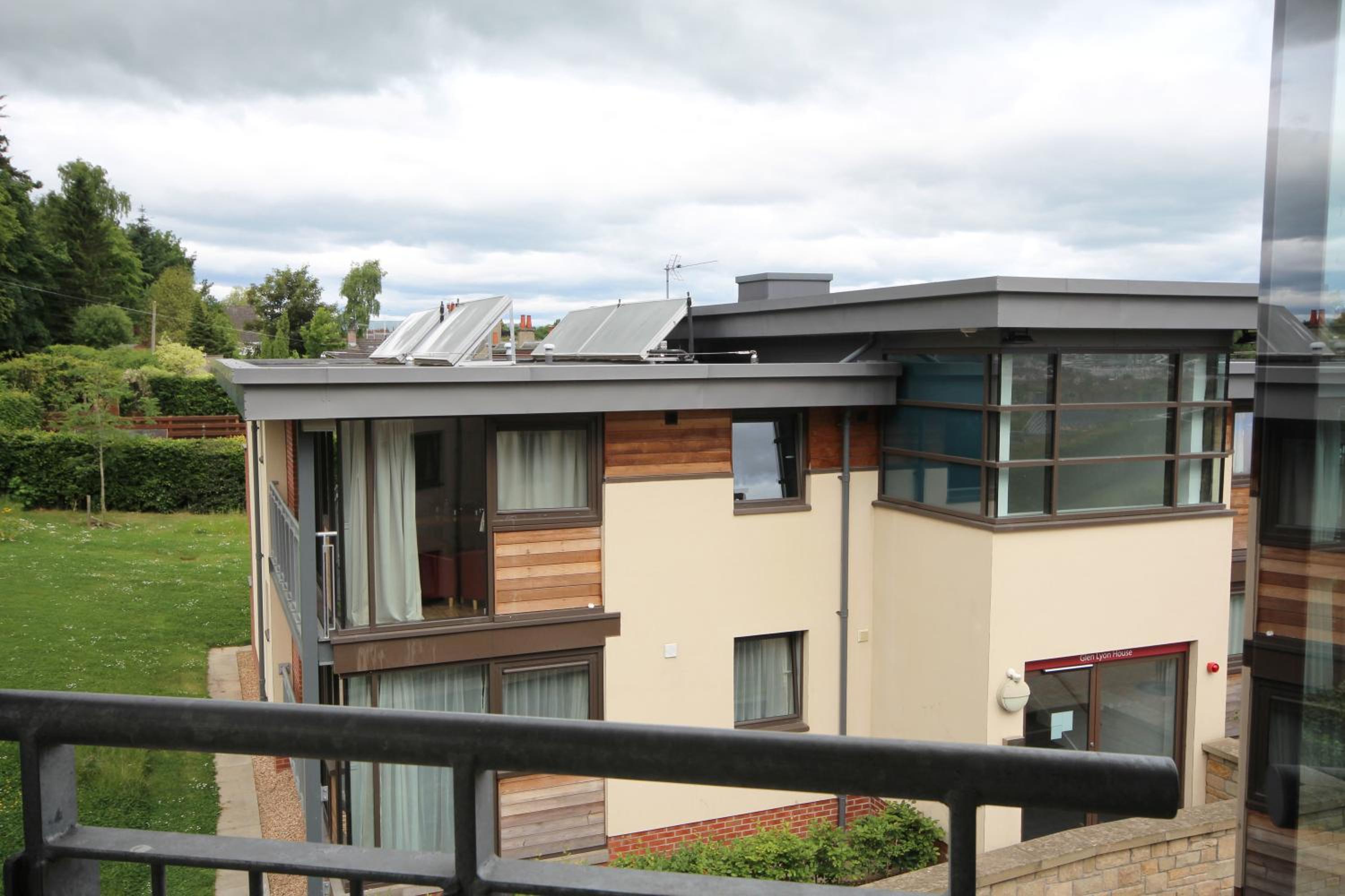 Perth Youth Hostel and Apartments